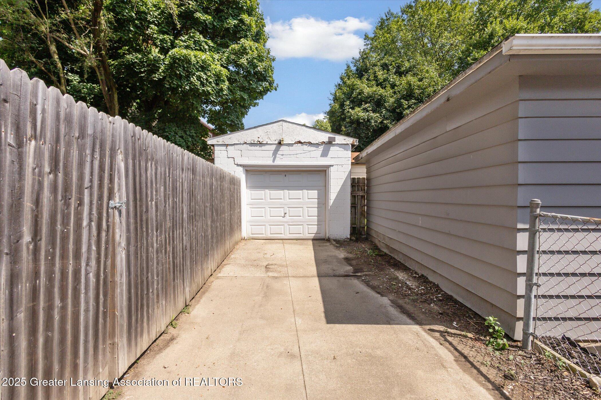 2122 SE Eastern Avenue