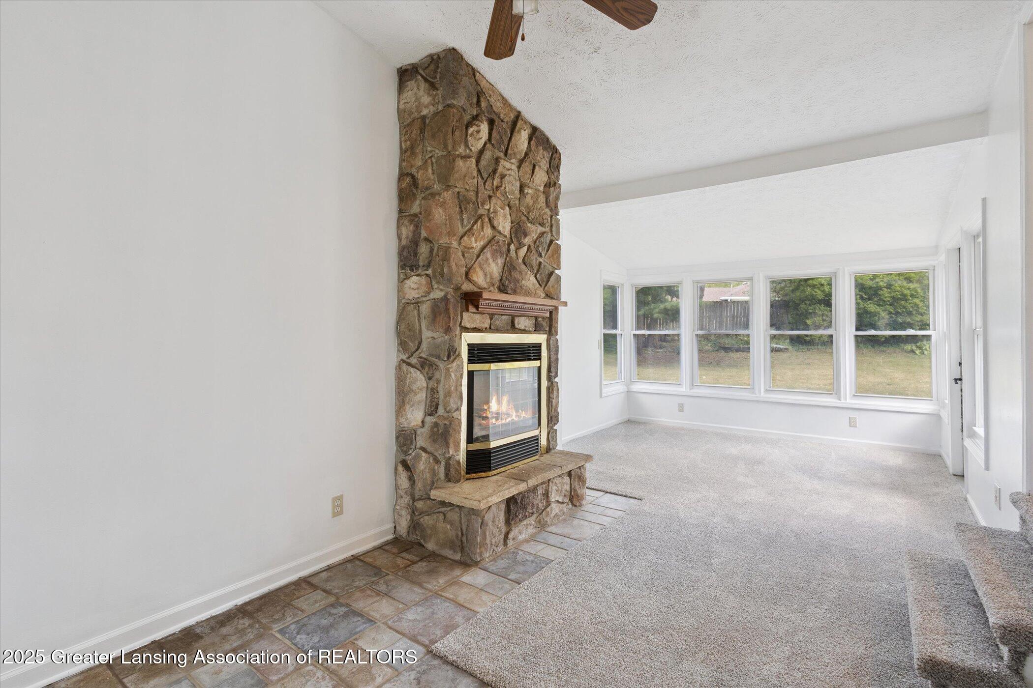 2216 Iroquois Road