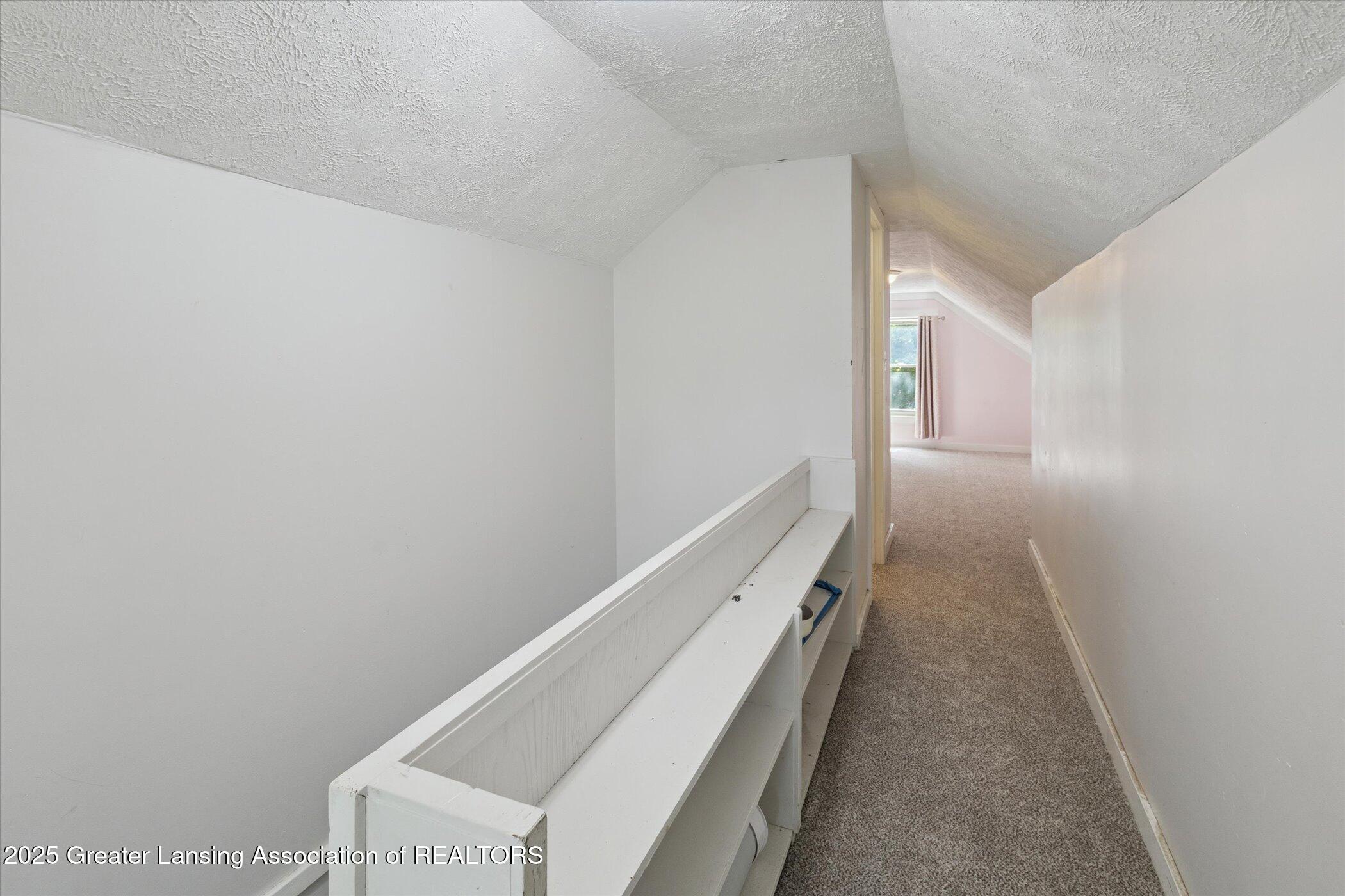 2216 Iroquois Road