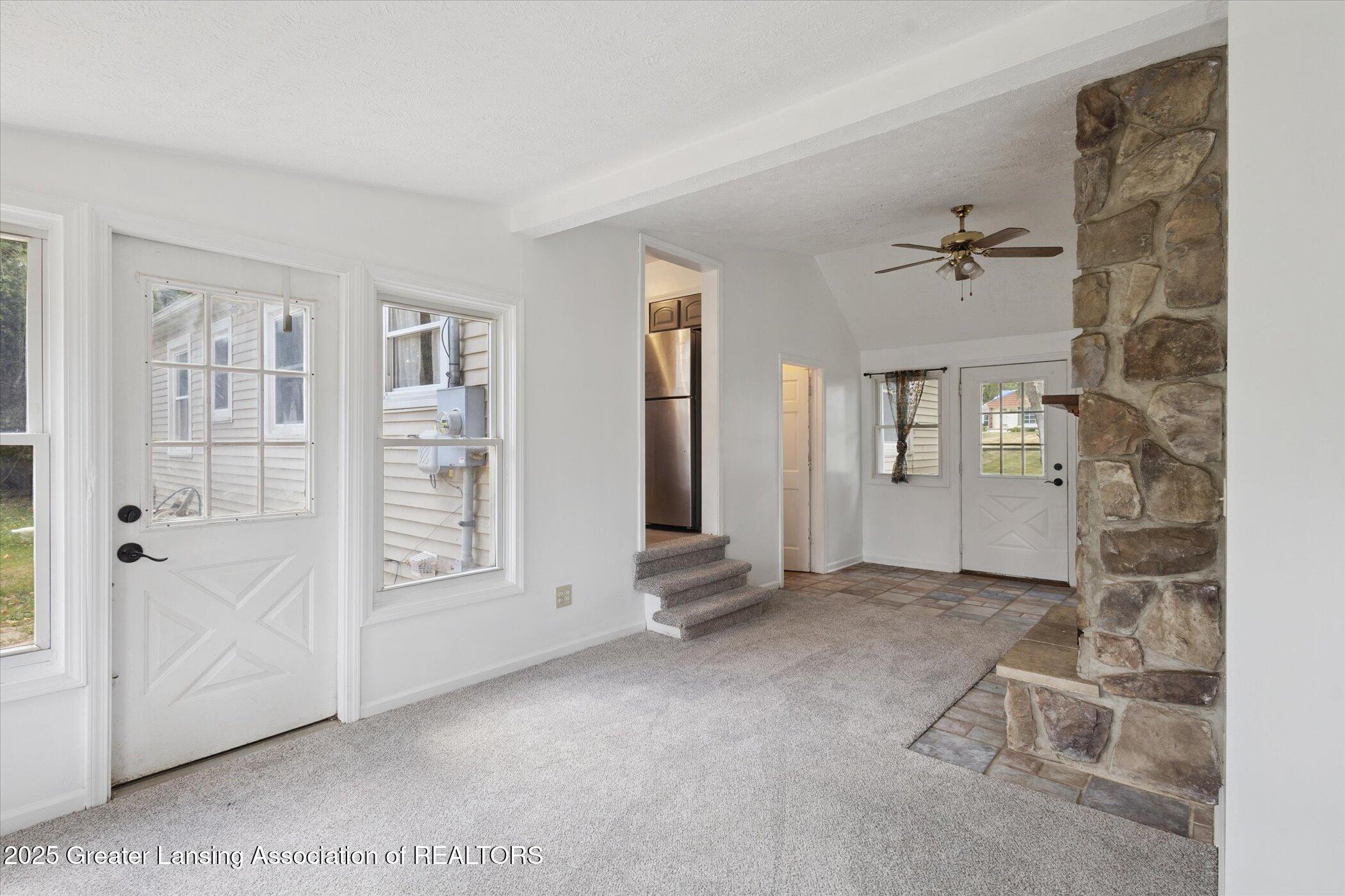 2216 Iroquois Road