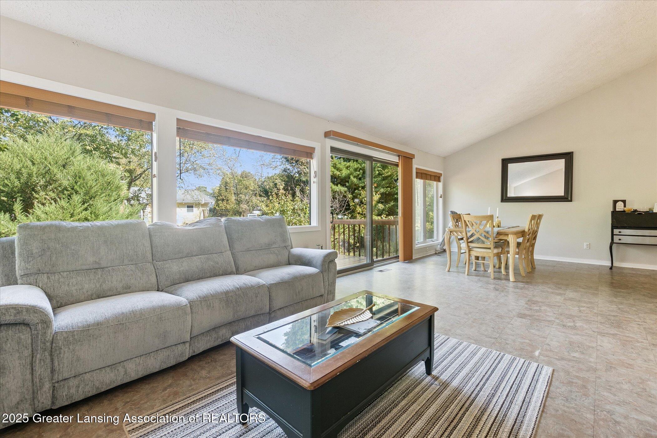 1138 Cliffdale Drive