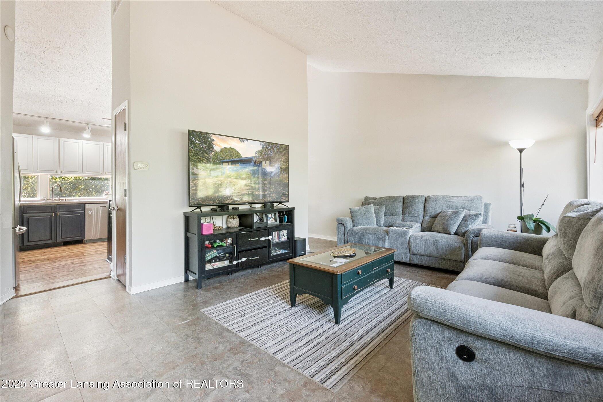 1138 Cliffdale Drive