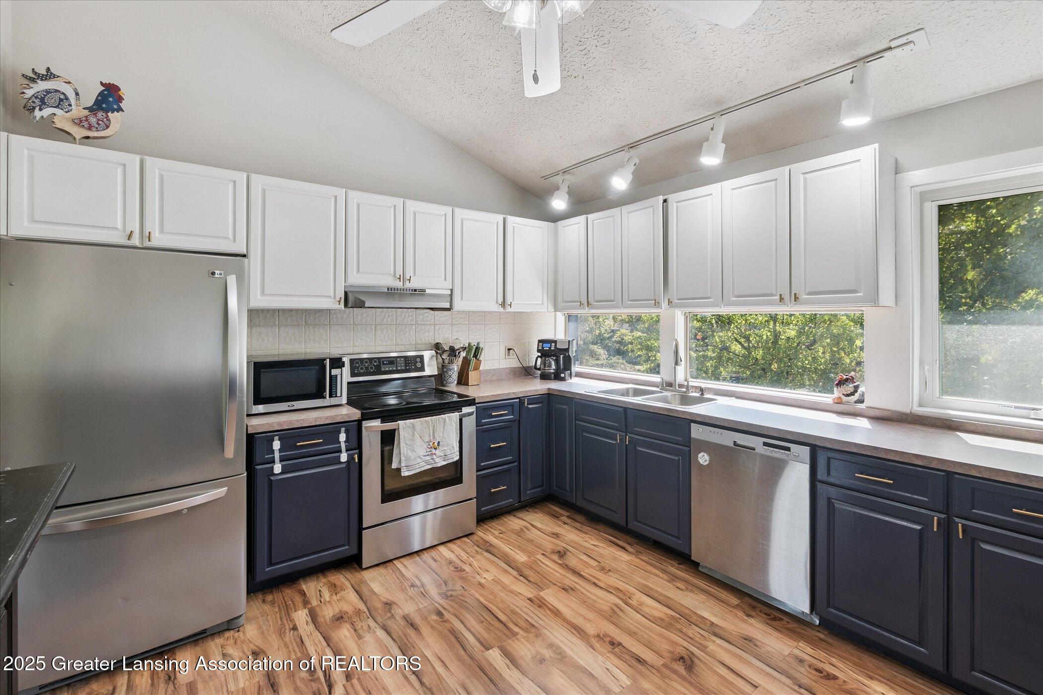 1138 Cliffdale Drive