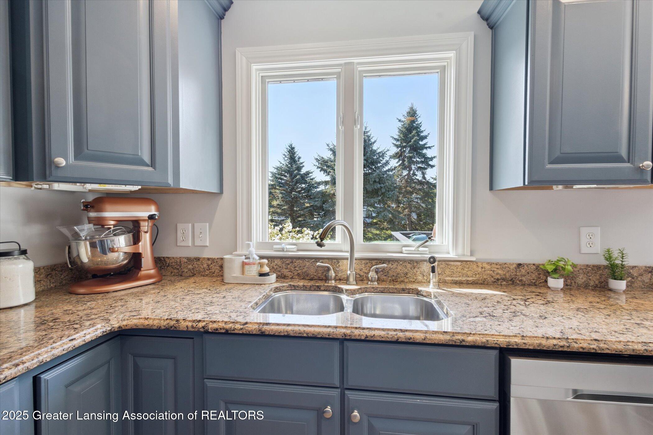 3031 Crofton Drive, DeWitt