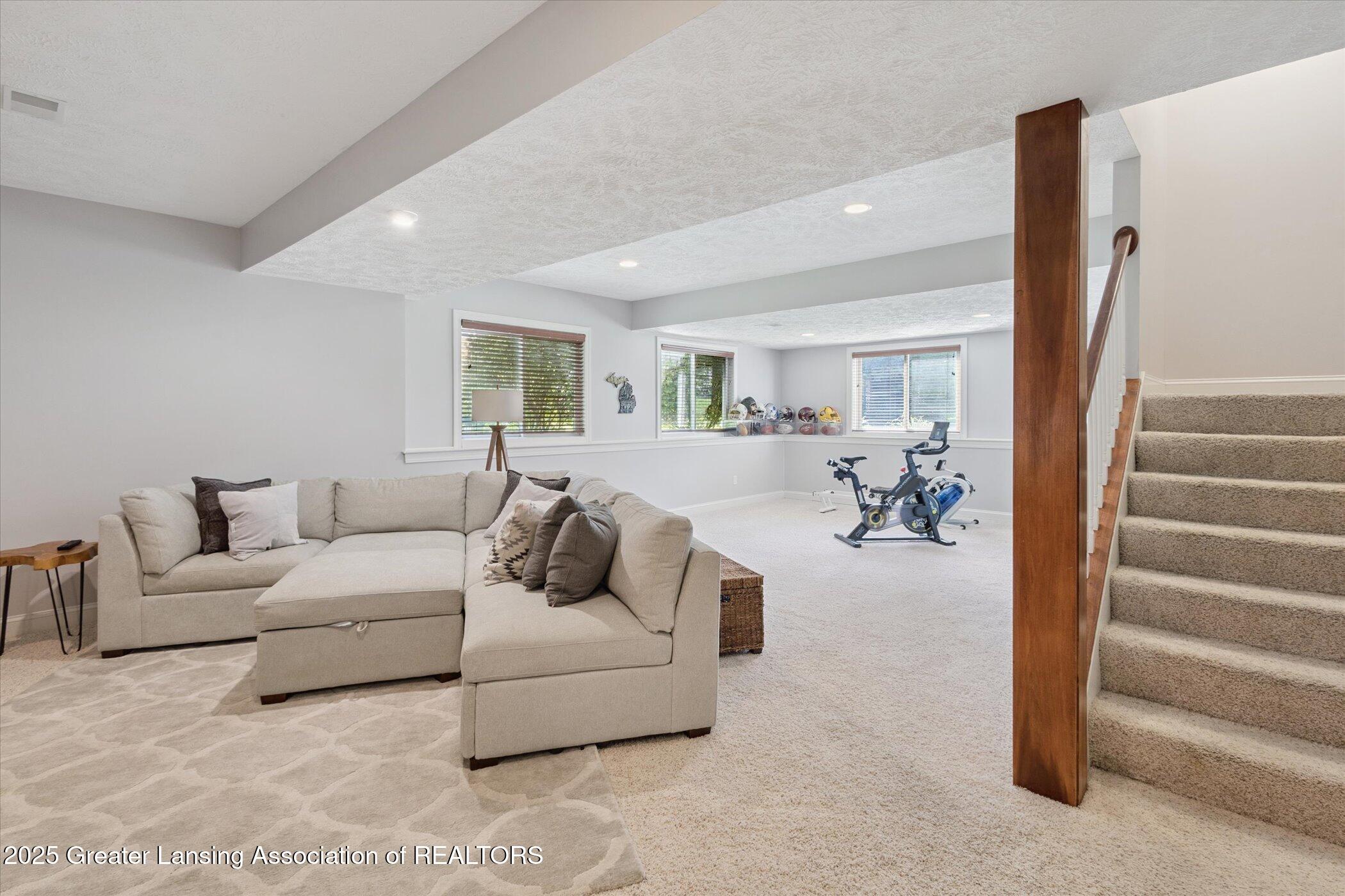 3031 Crofton Drive, DeWitt