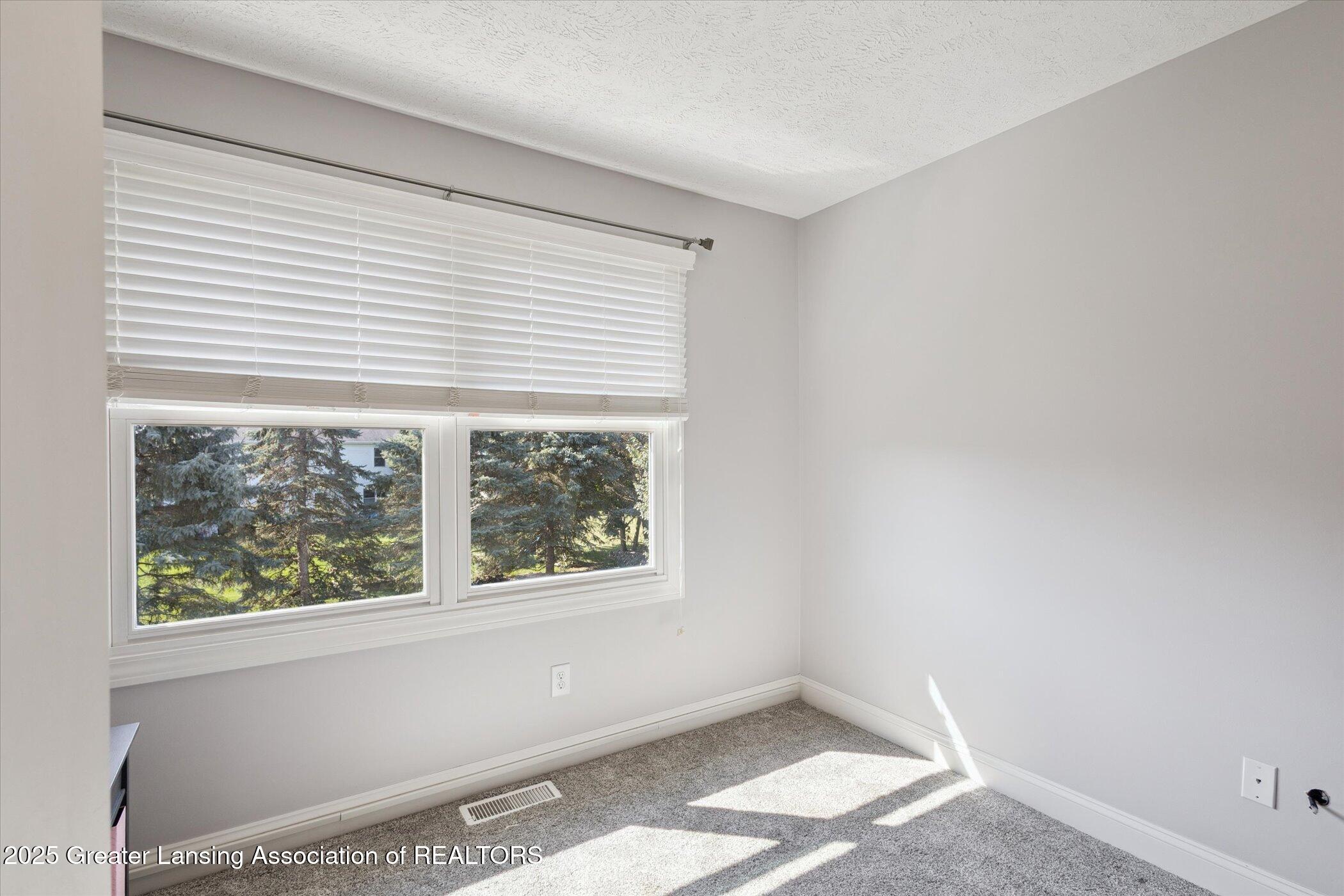 3031 Crofton Drive, DeWitt