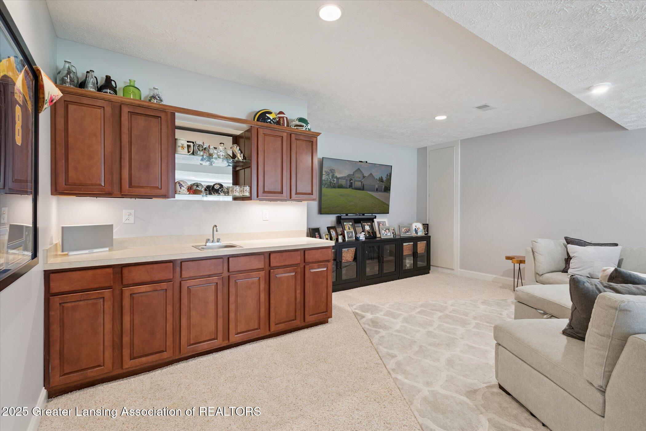 3031 Crofton Drive, DeWitt