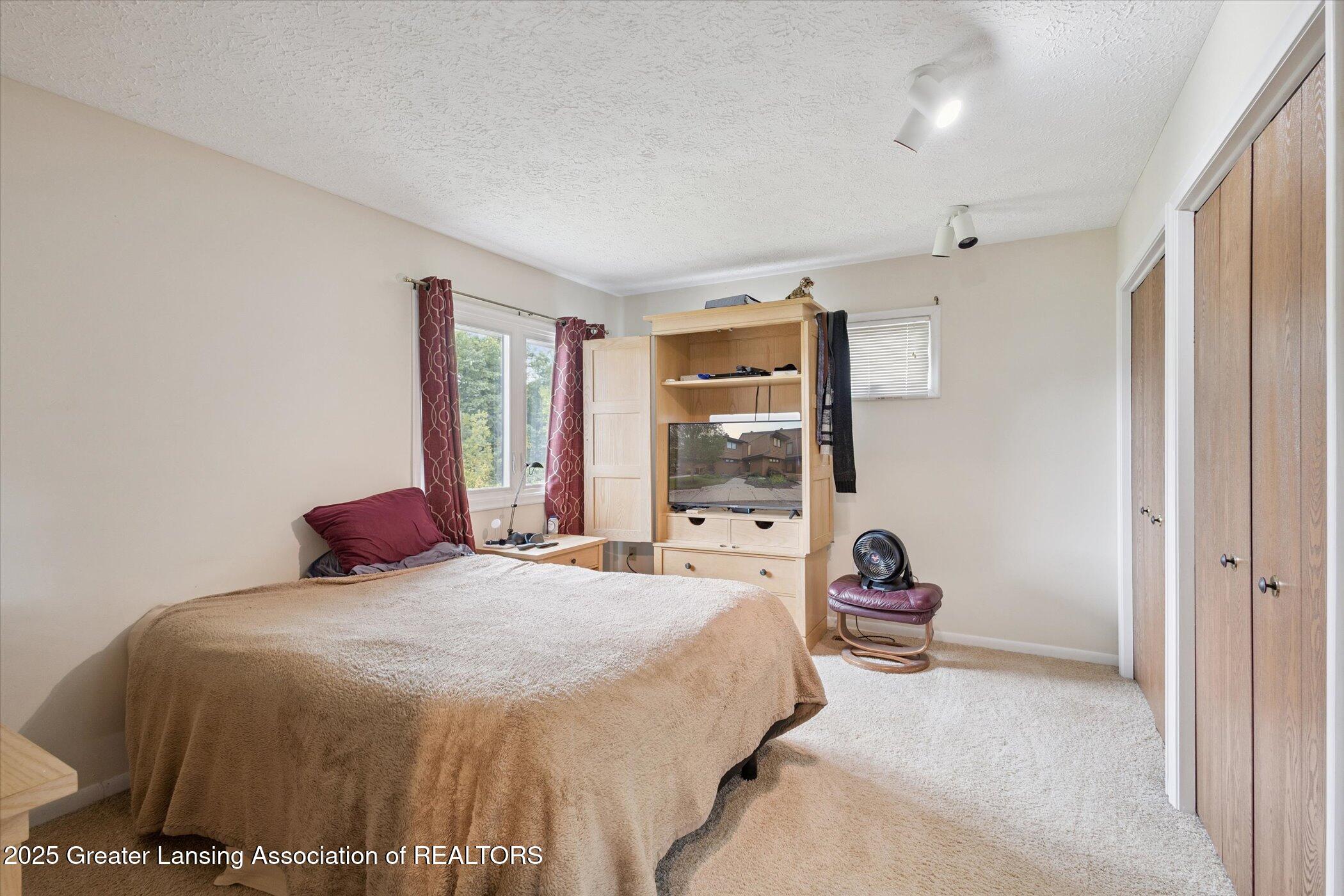 5359 Wild Oak Drive, 54