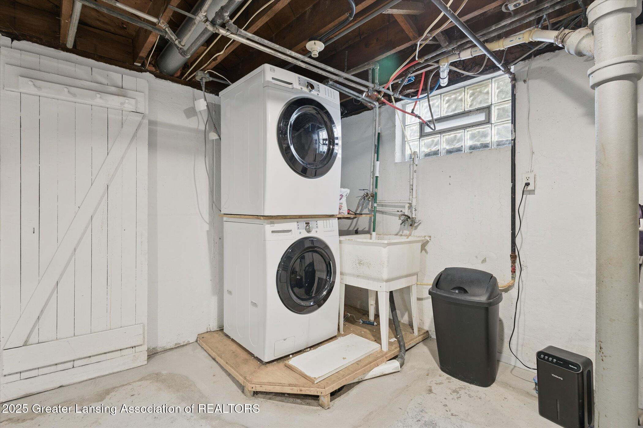 145 NE Baynton Avenue