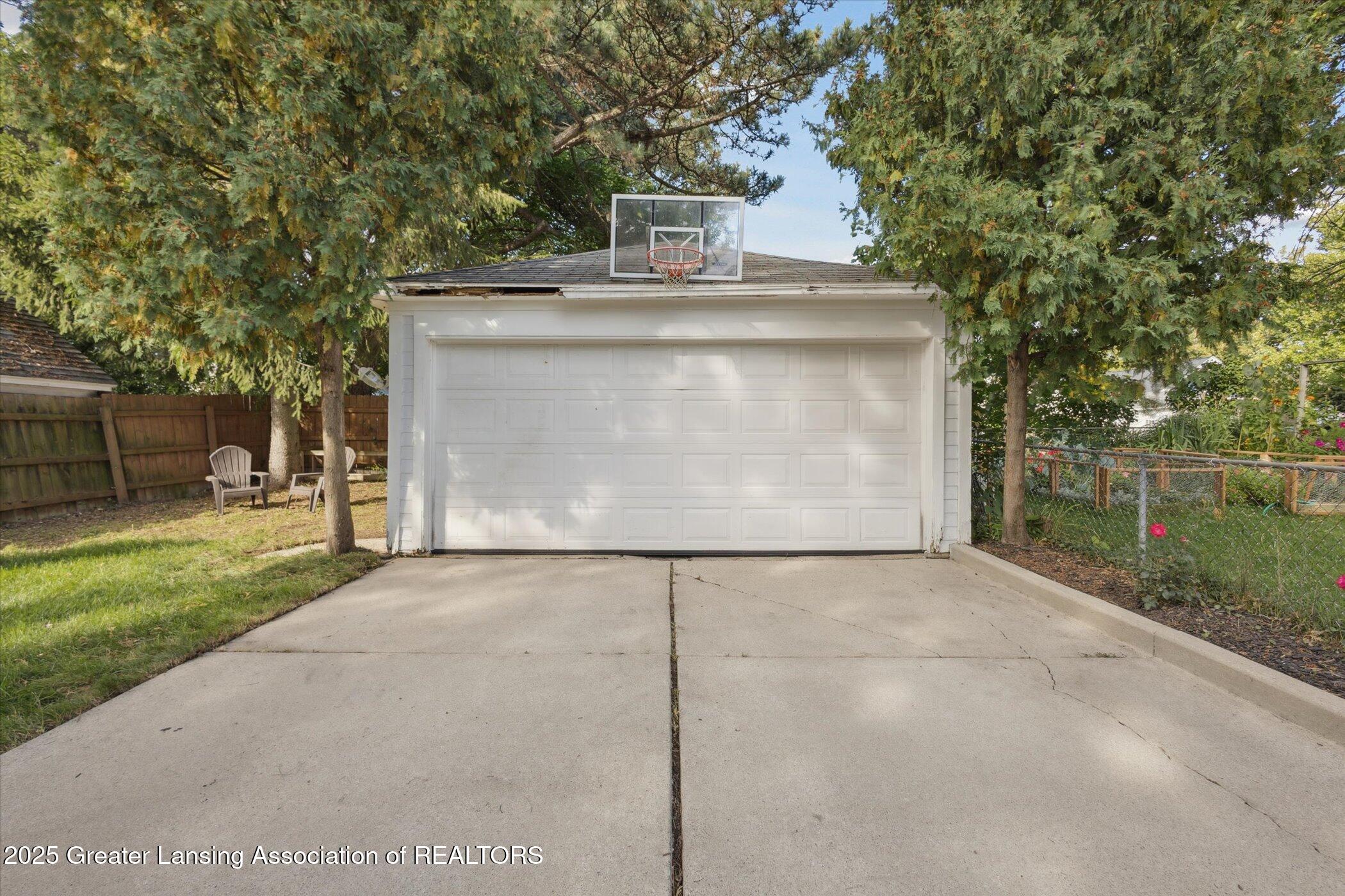 145 NE Baynton Avenue