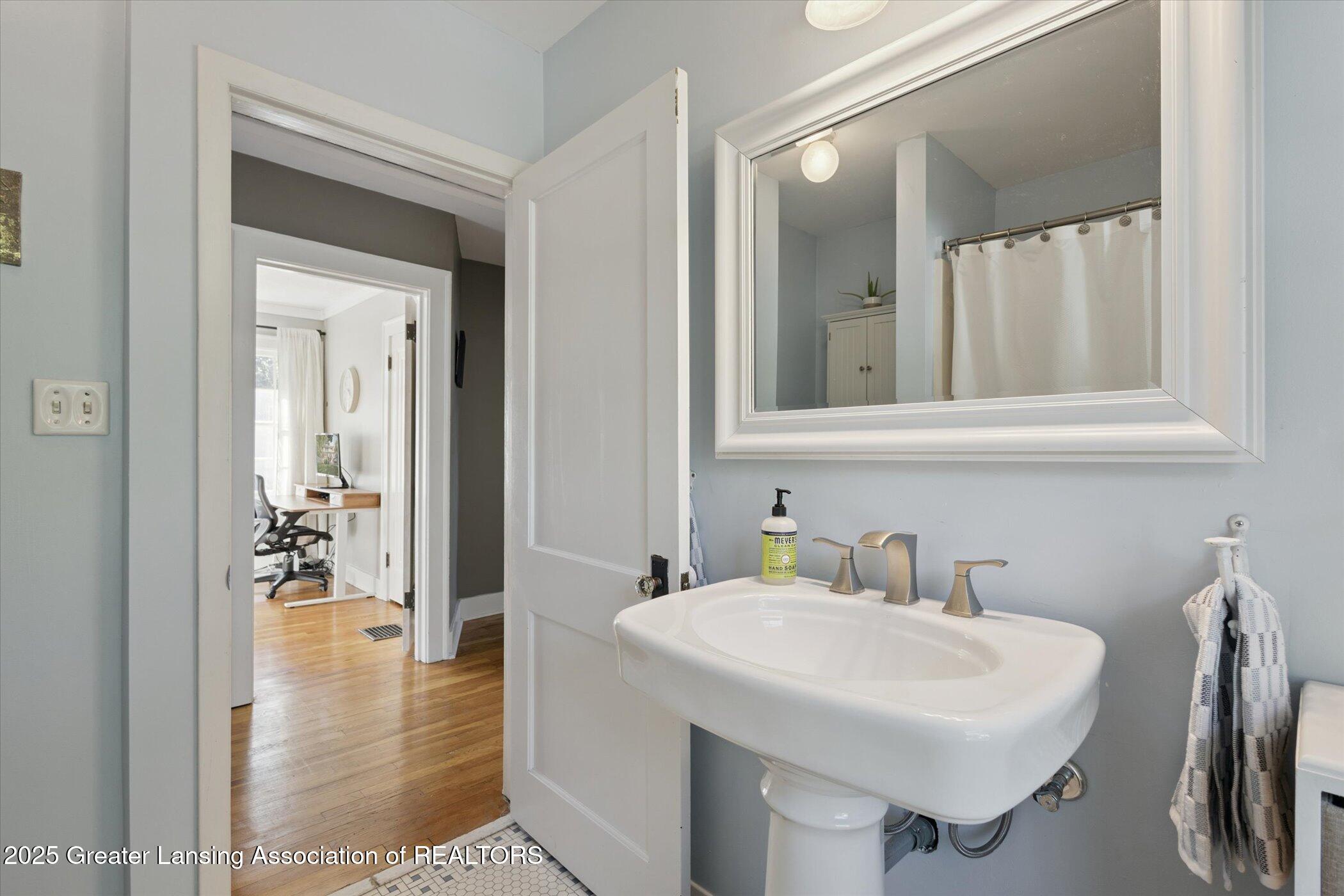 145 NE Baynton Avenue