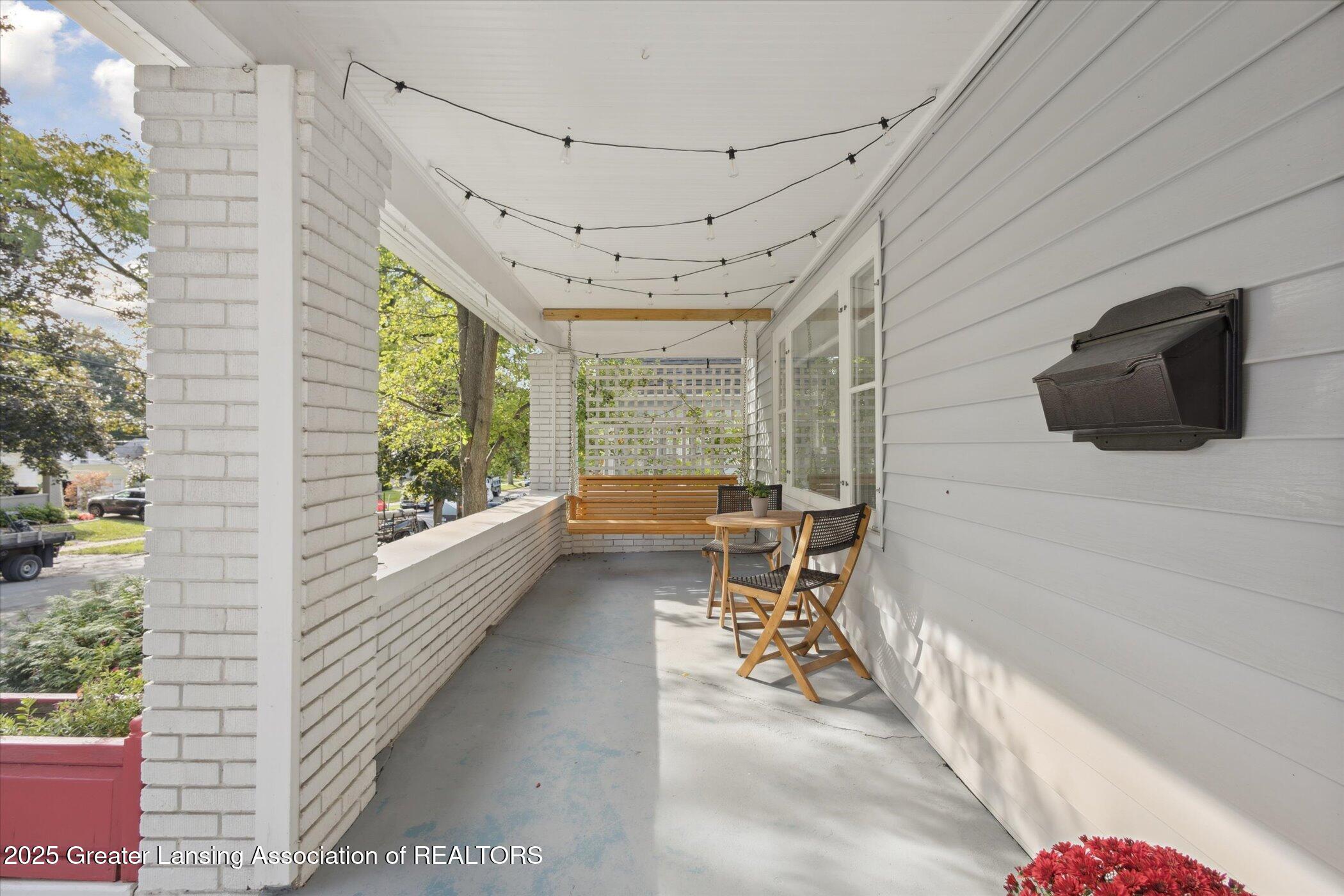 145 NE Baynton Avenue