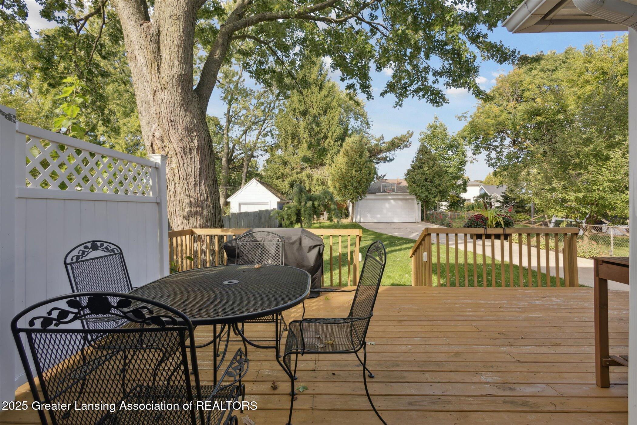 145 NE Baynton Avenue