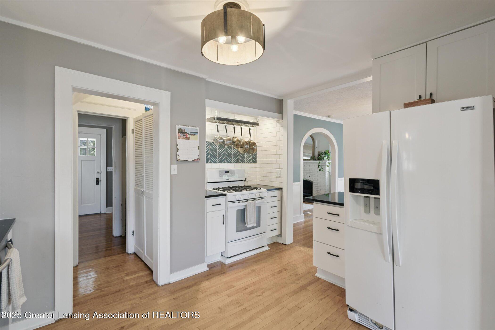 145 NE Baynton Avenue