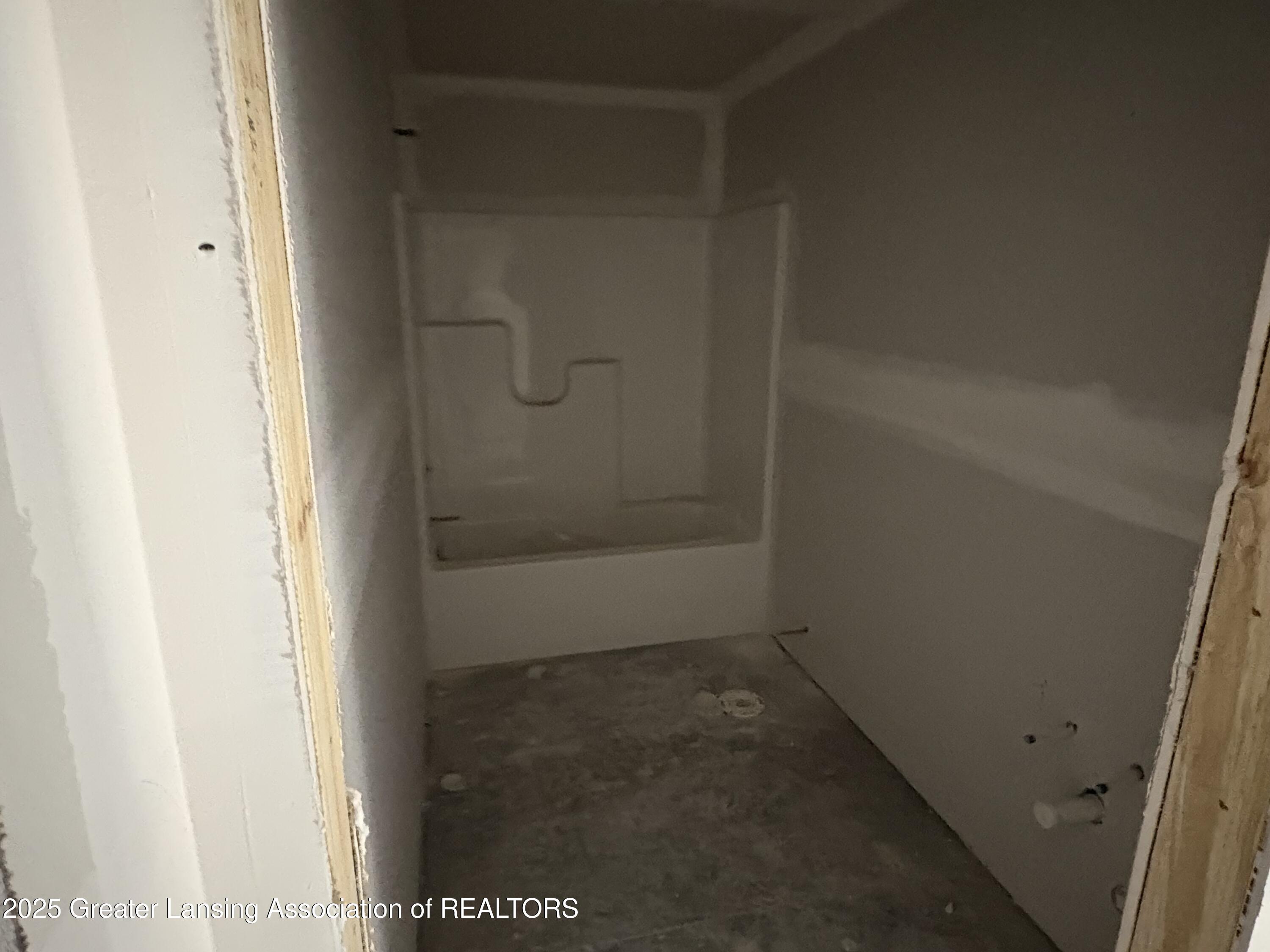 14103 Ambrosia Avenue, DeWitt