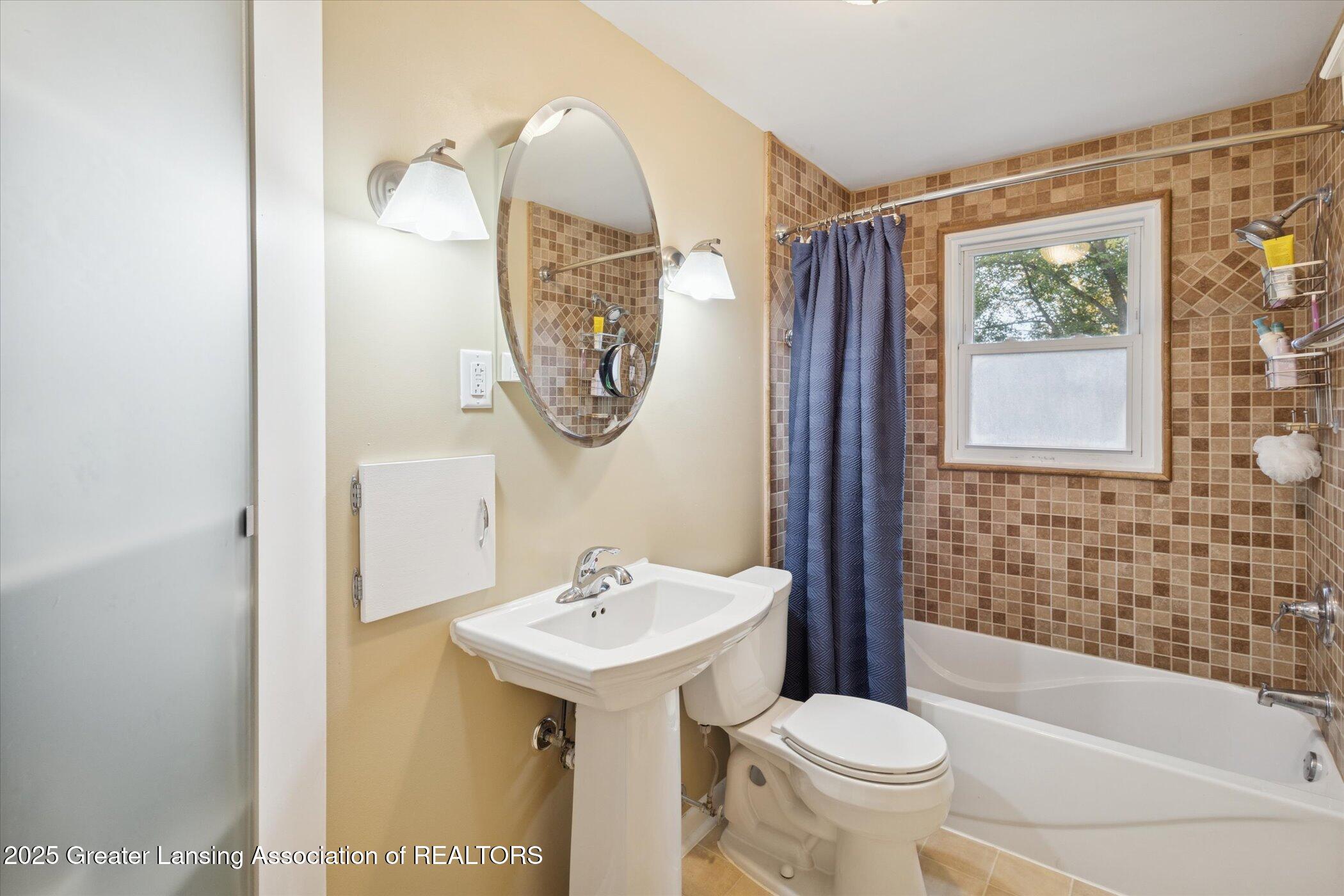 223 Lexington Avenue