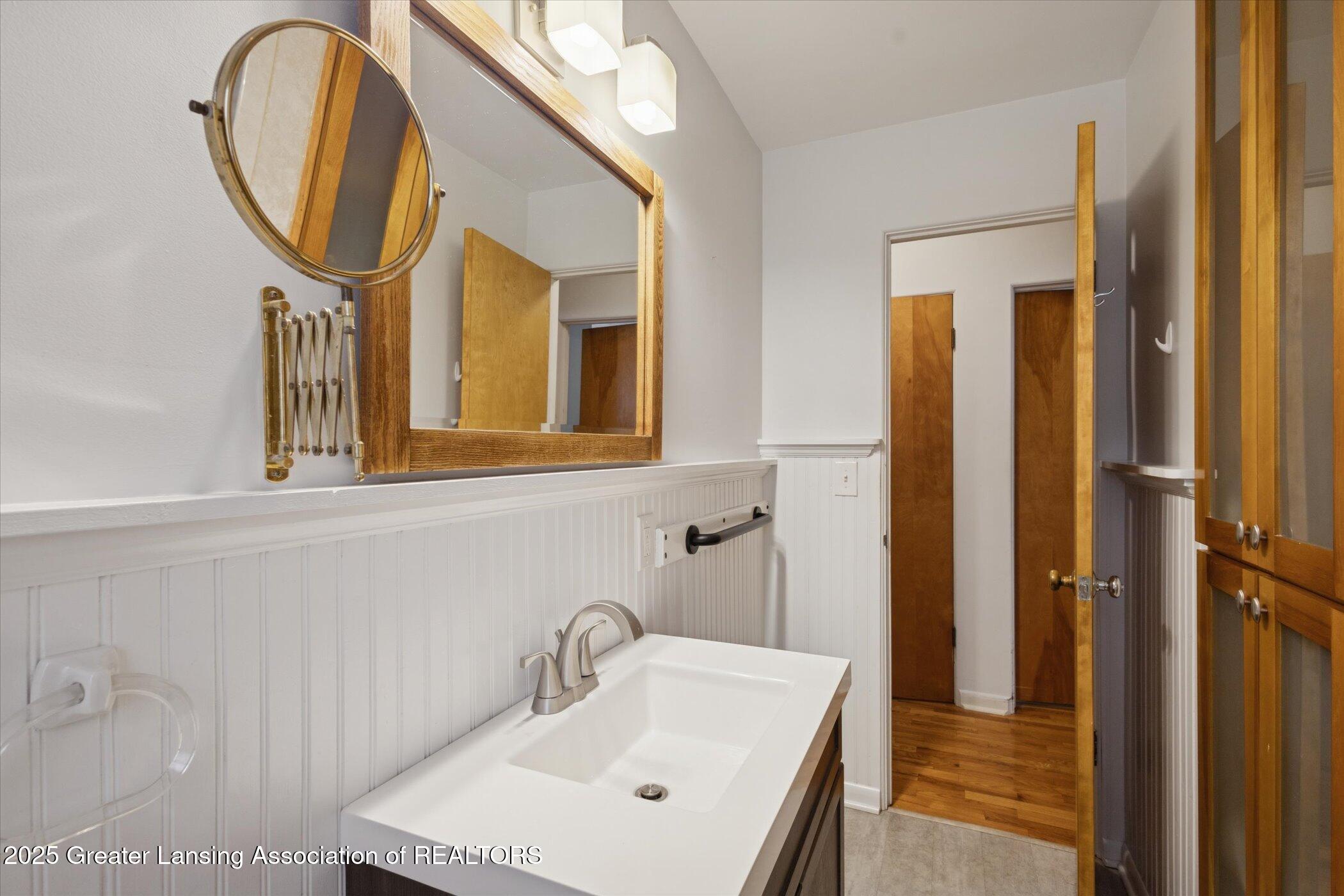 223 Lexington Avenue