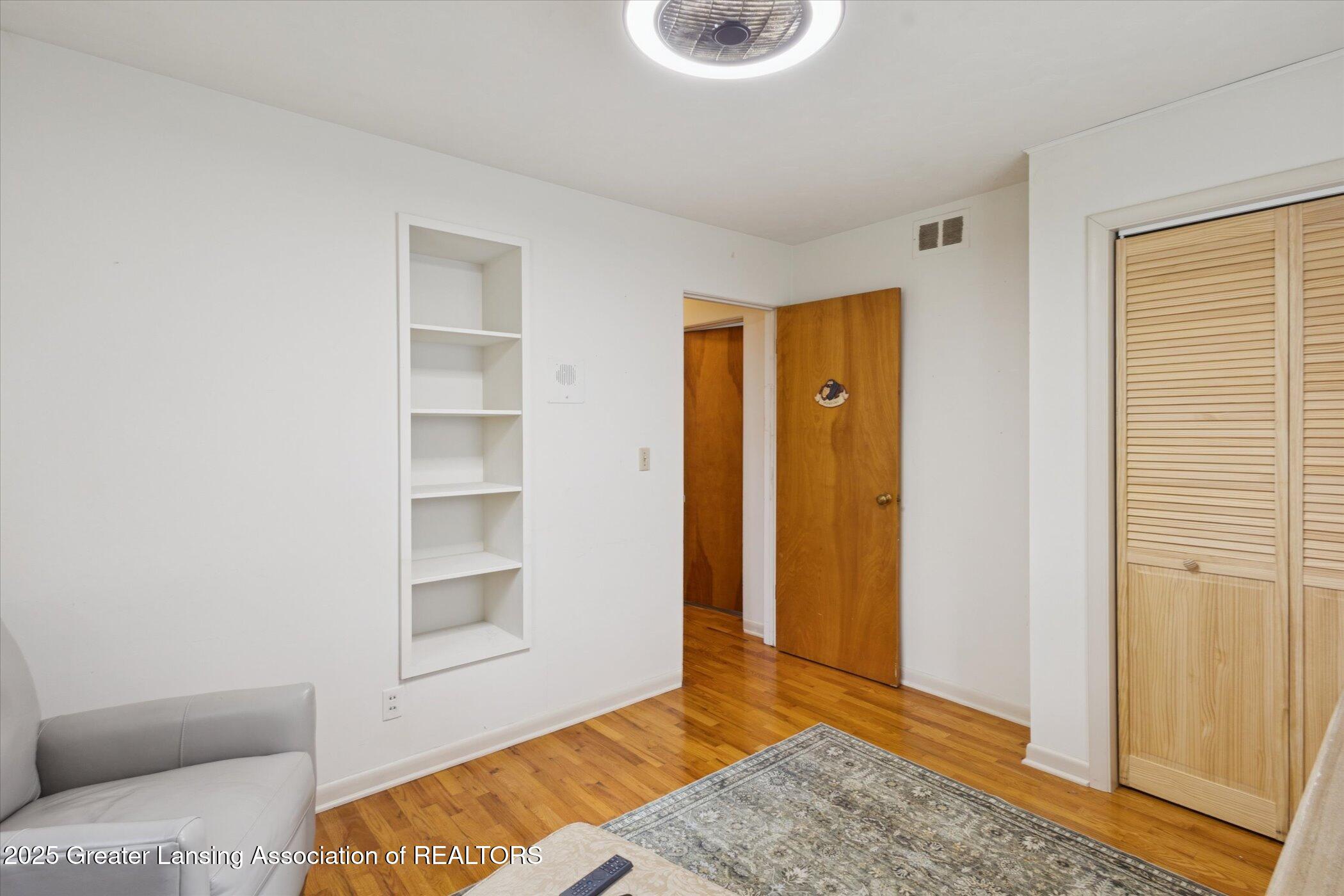 223 Lexington Avenue