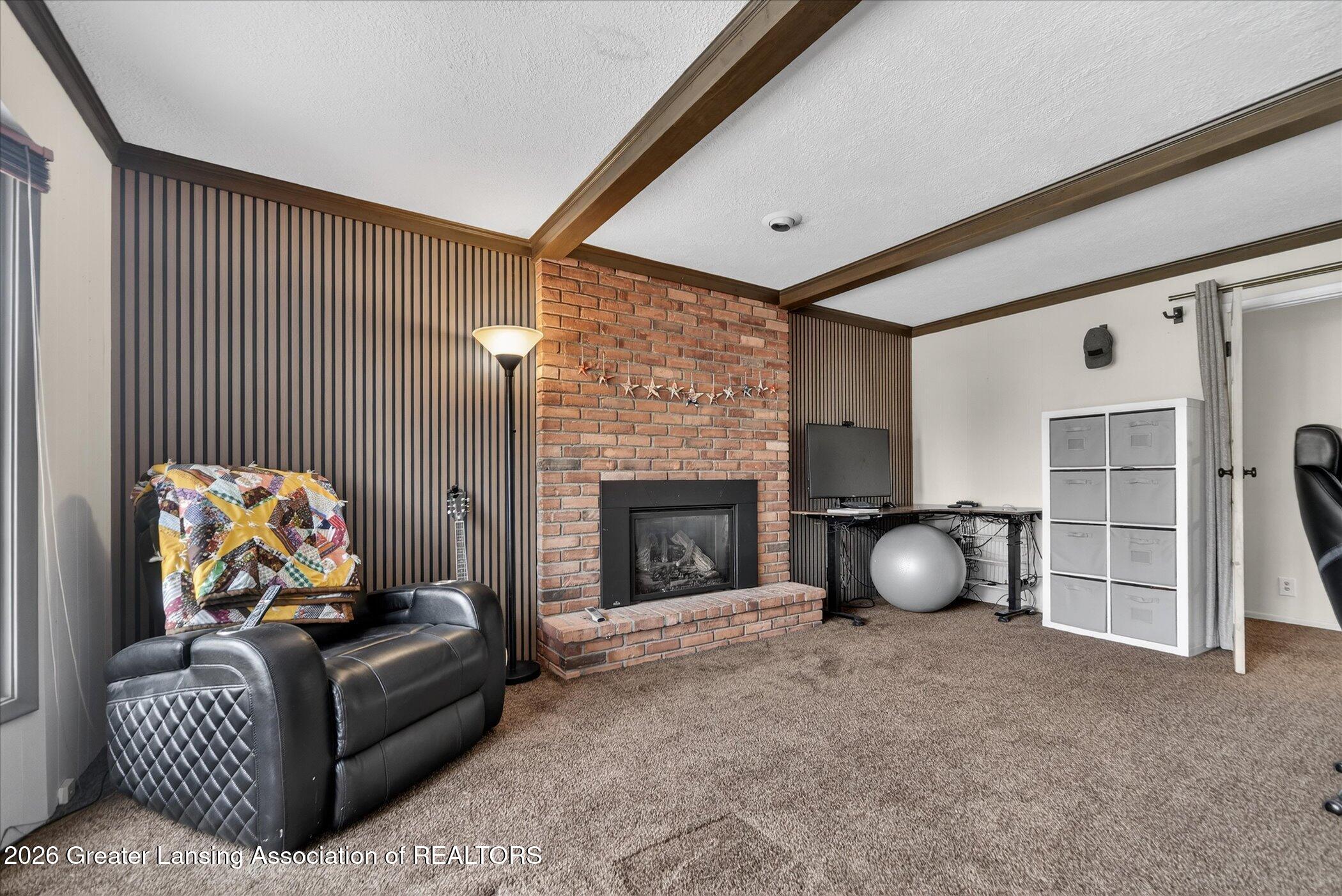 2098 Butternut Drive