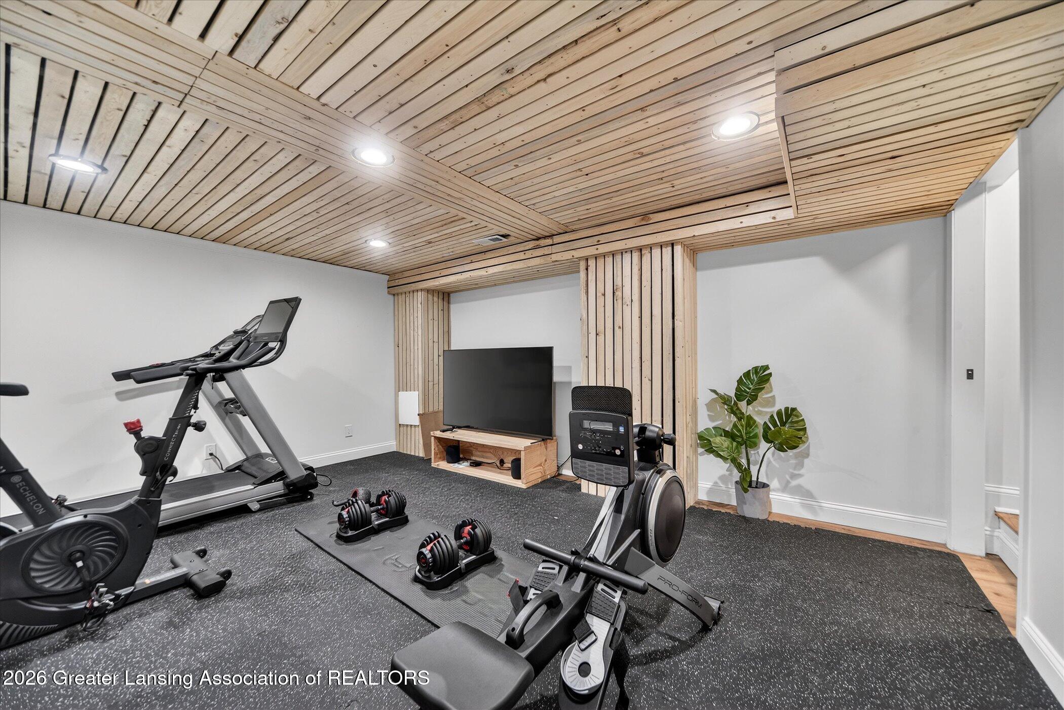 2098 Butternut Drive