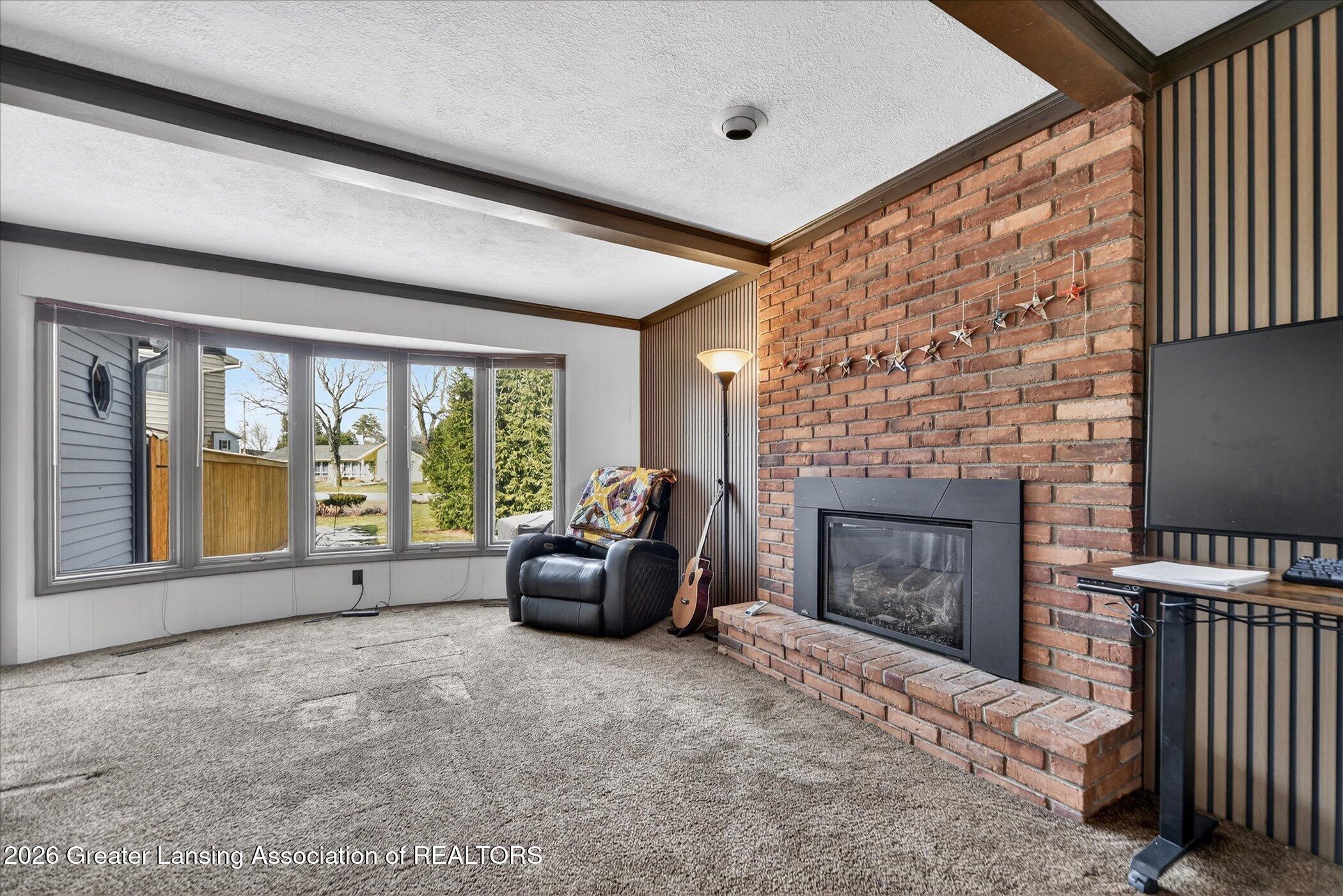 2098 Butternut Drive