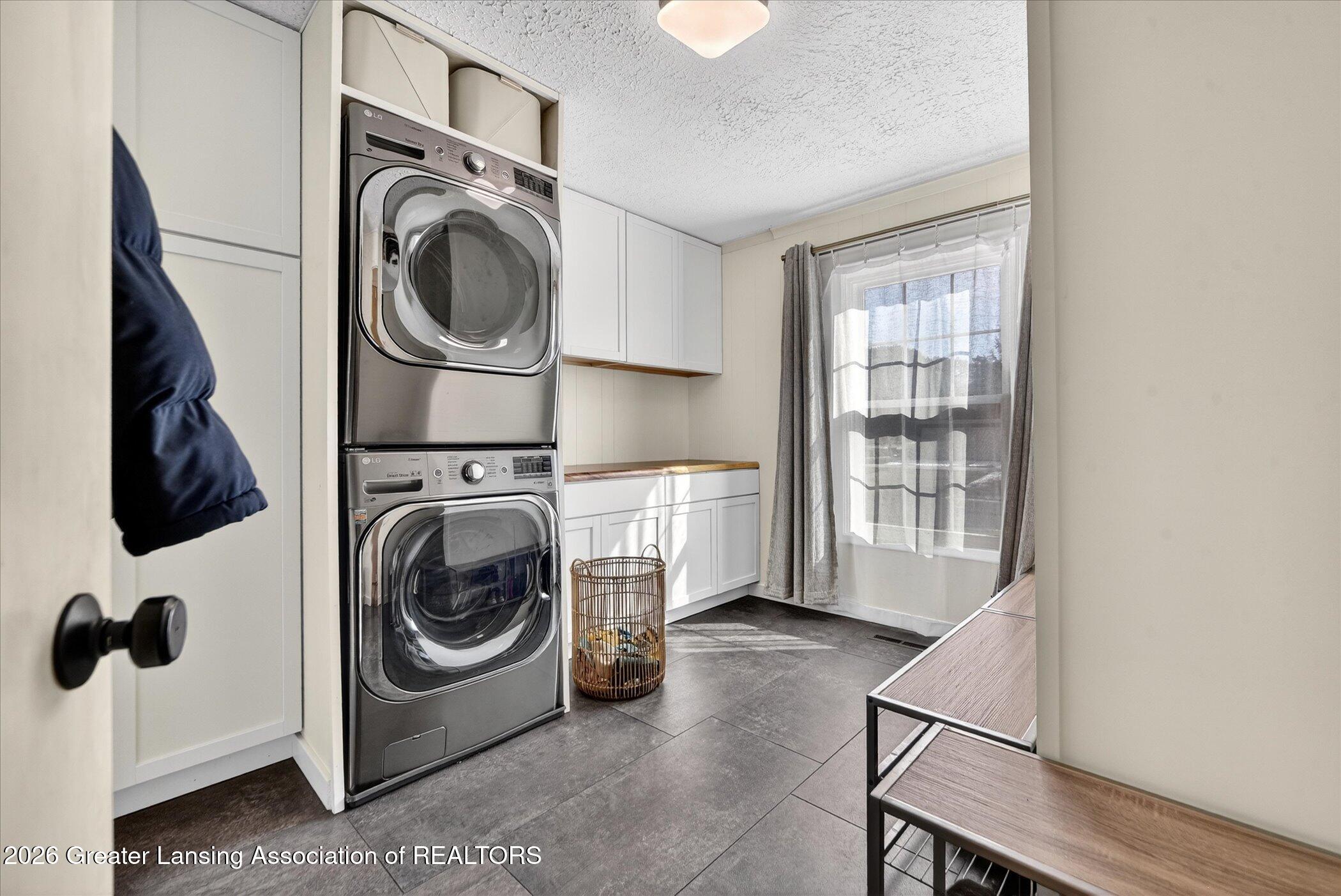 2098 Butternut Drive