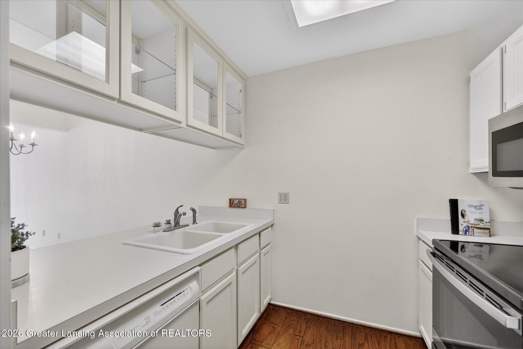 3648 E Meadows Court