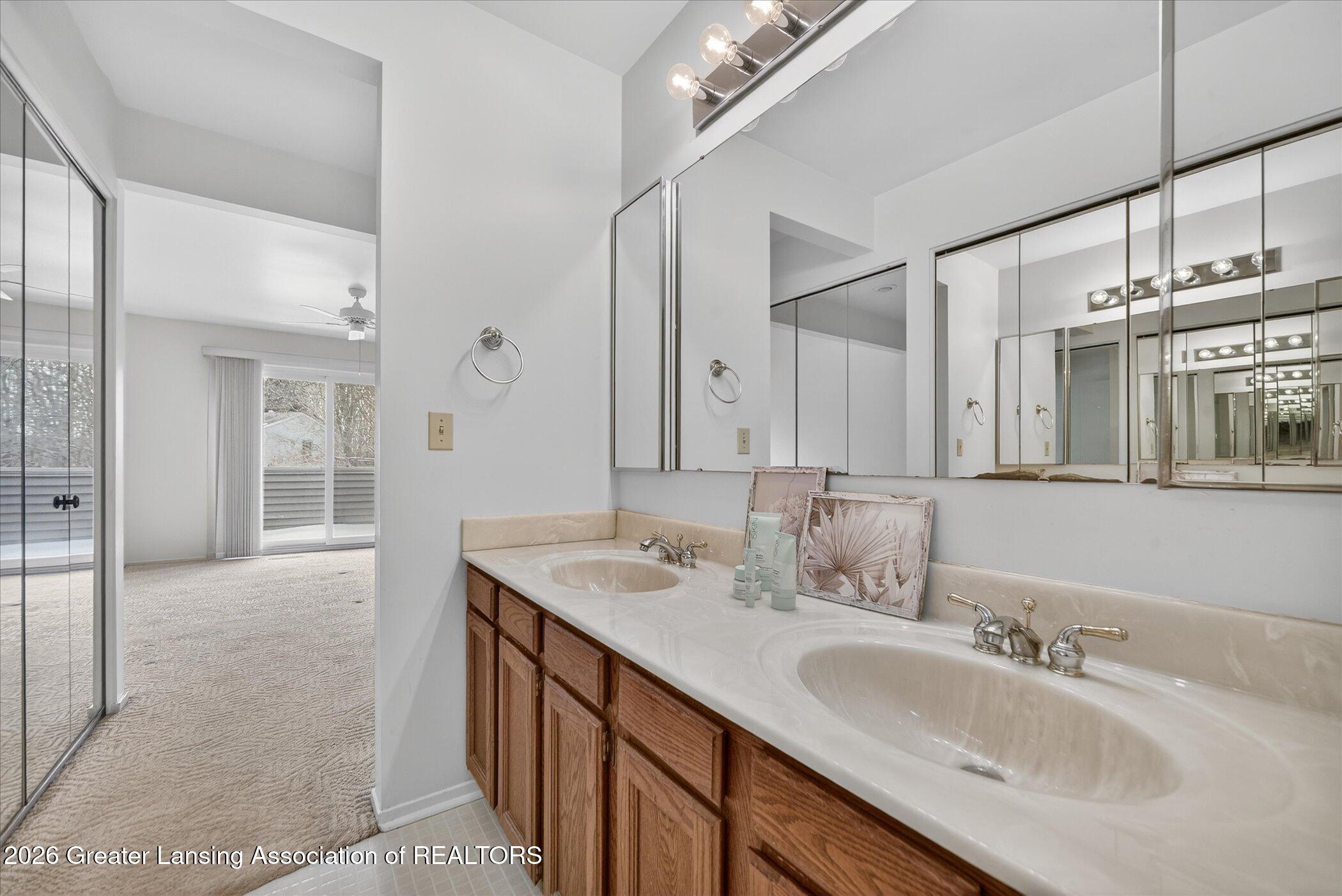 3648 E Meadows Court