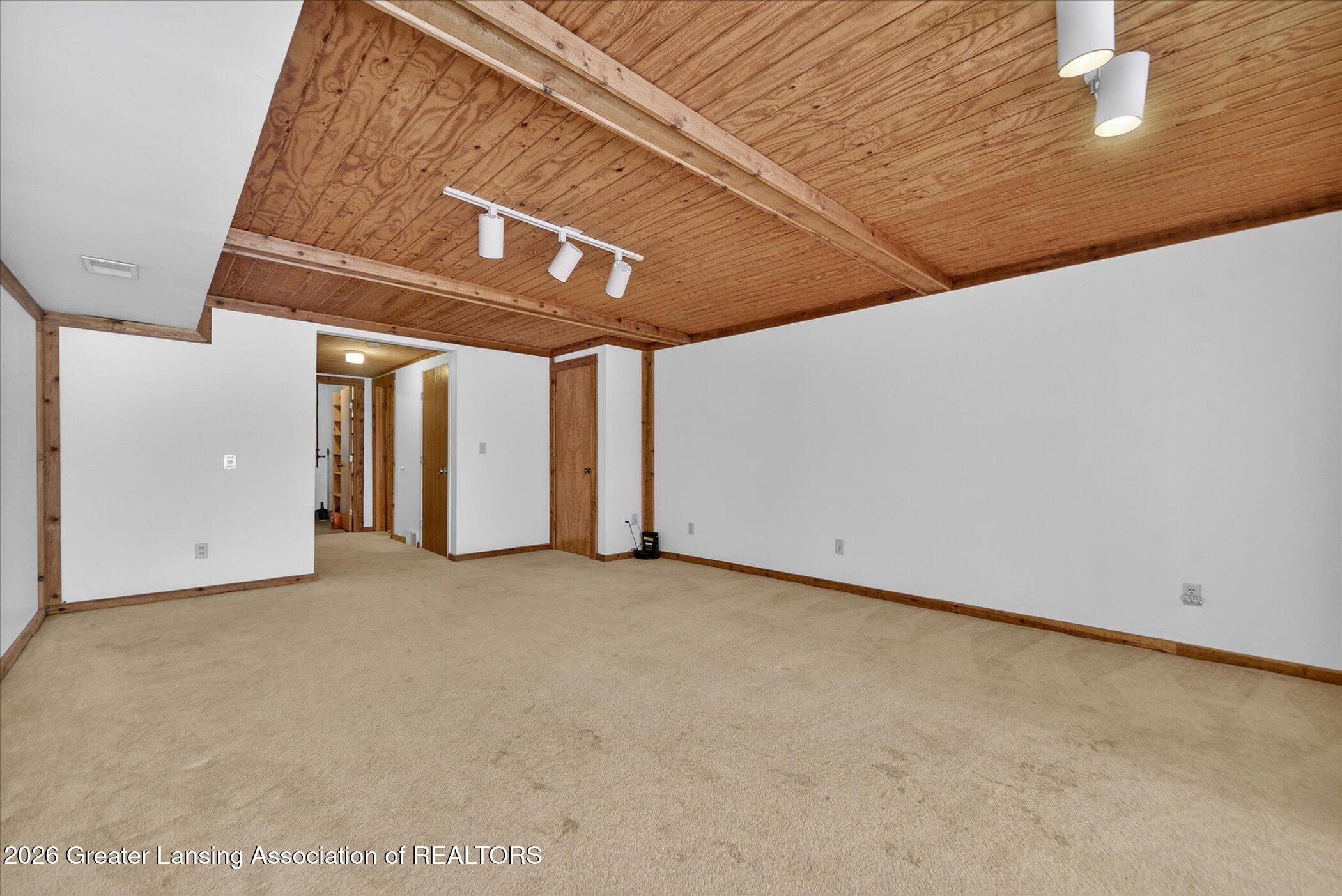 3648 E Meadows Court