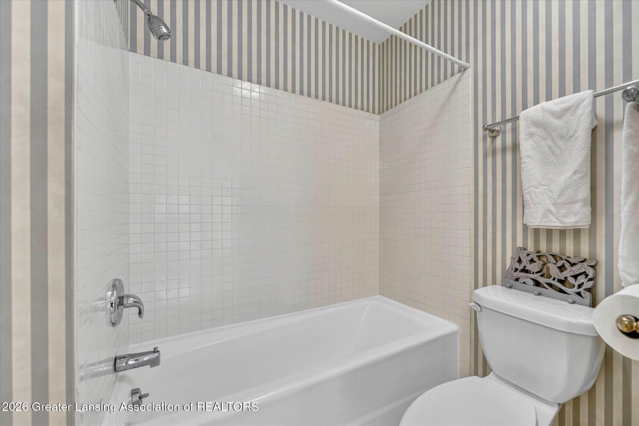 3648 E Meadows Court