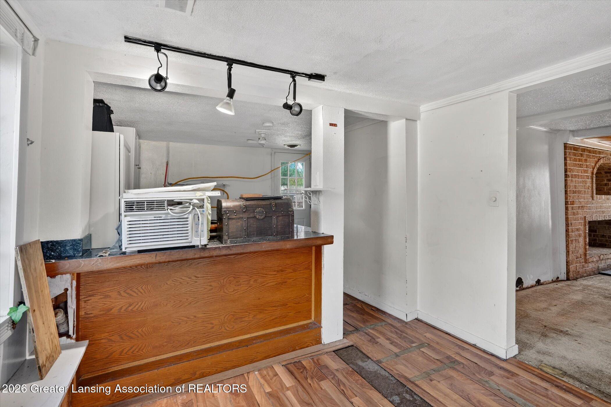 3024 W Jolly Road