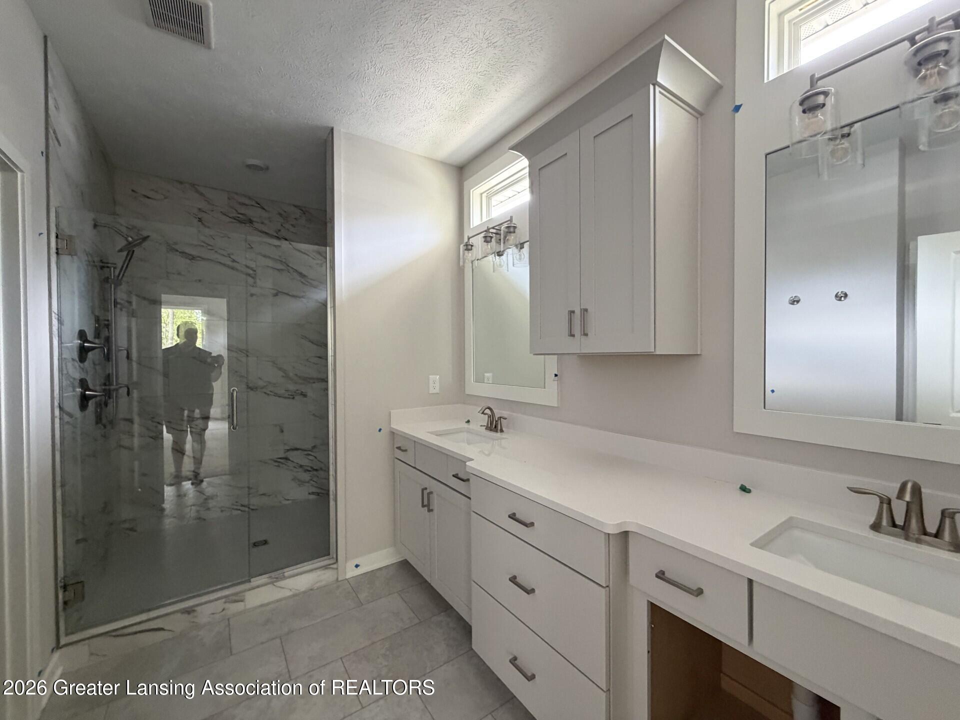 14175 Ambrosia Avenue, DeWitt