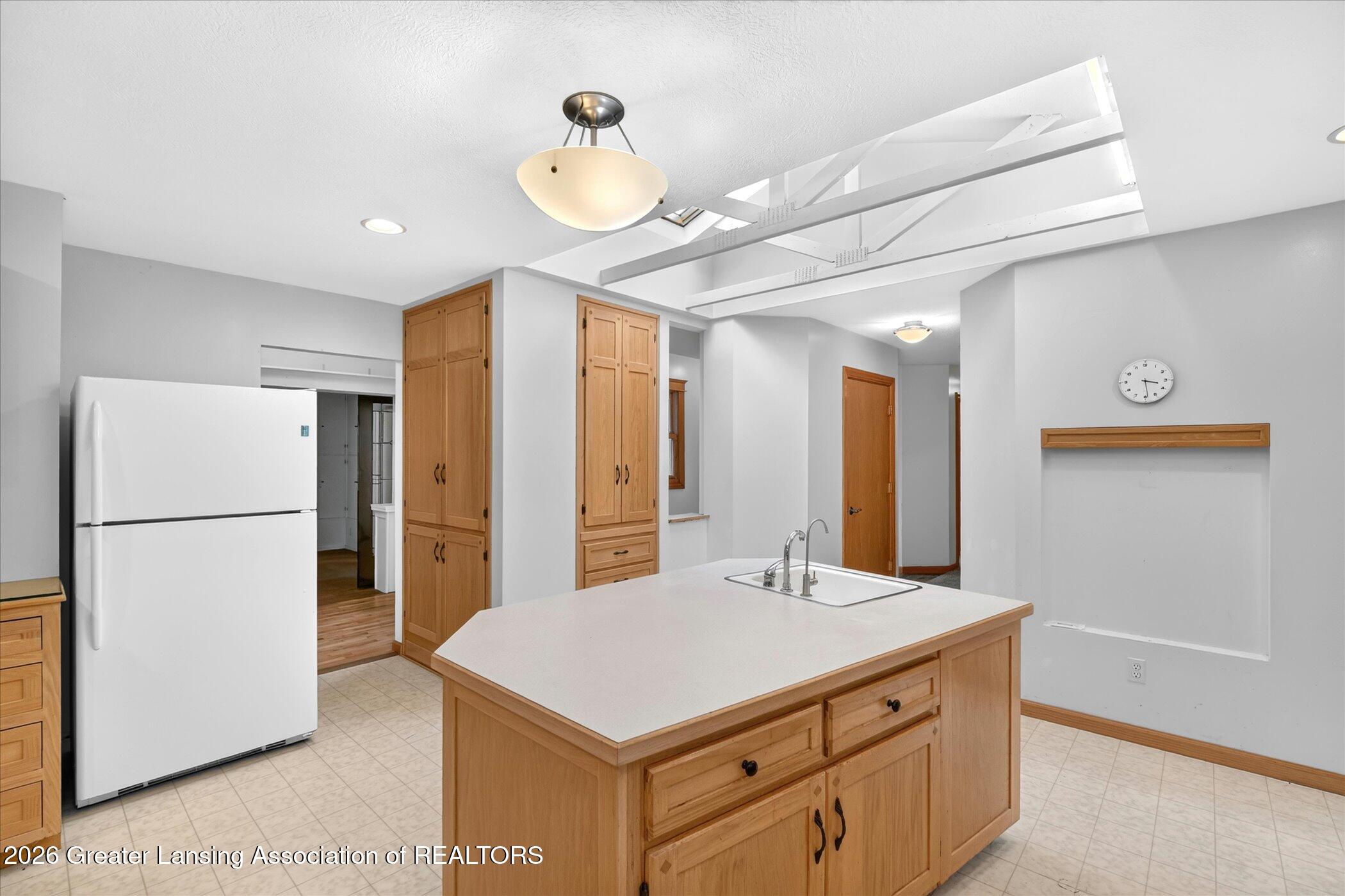 637 Whitehills Drive
