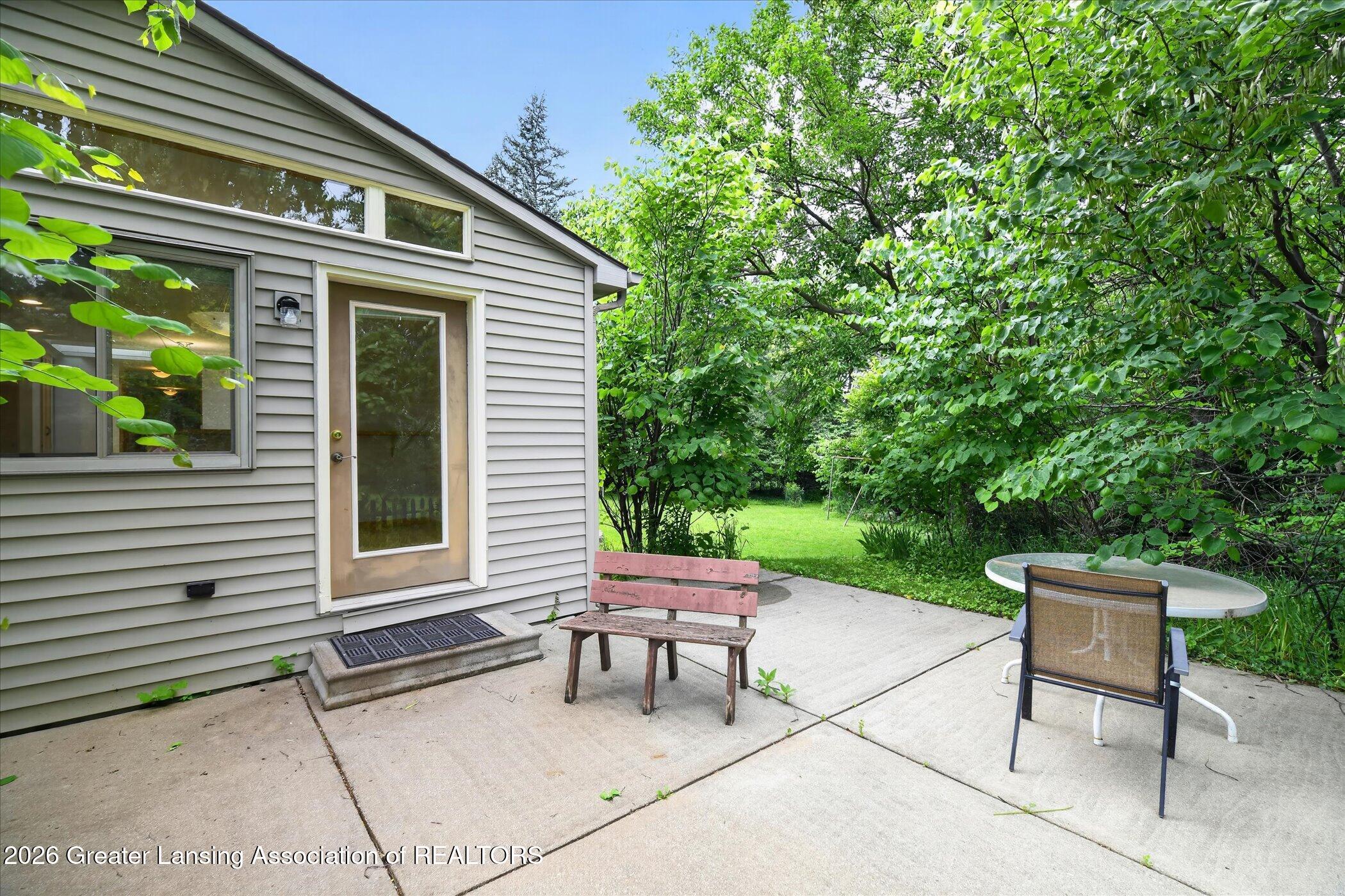 637 Whitehills Drive