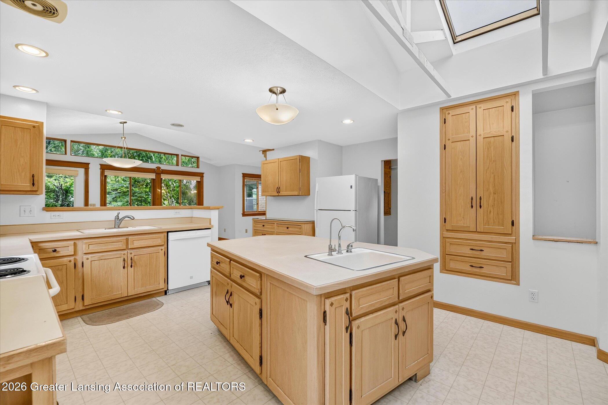637 Whitehills Drive