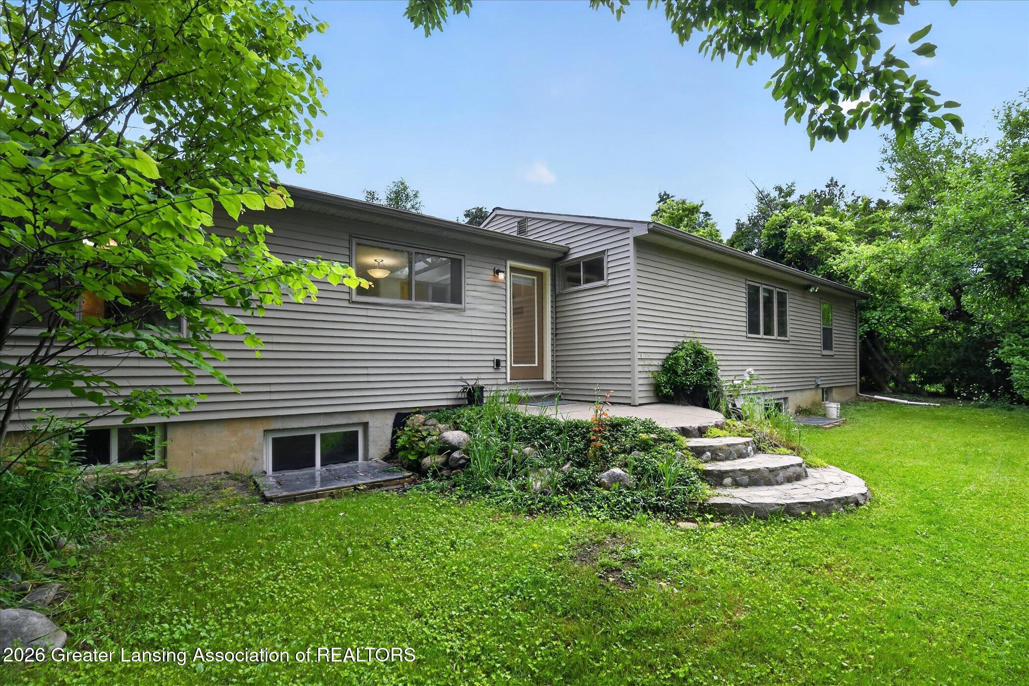 637 Whitehills Drive