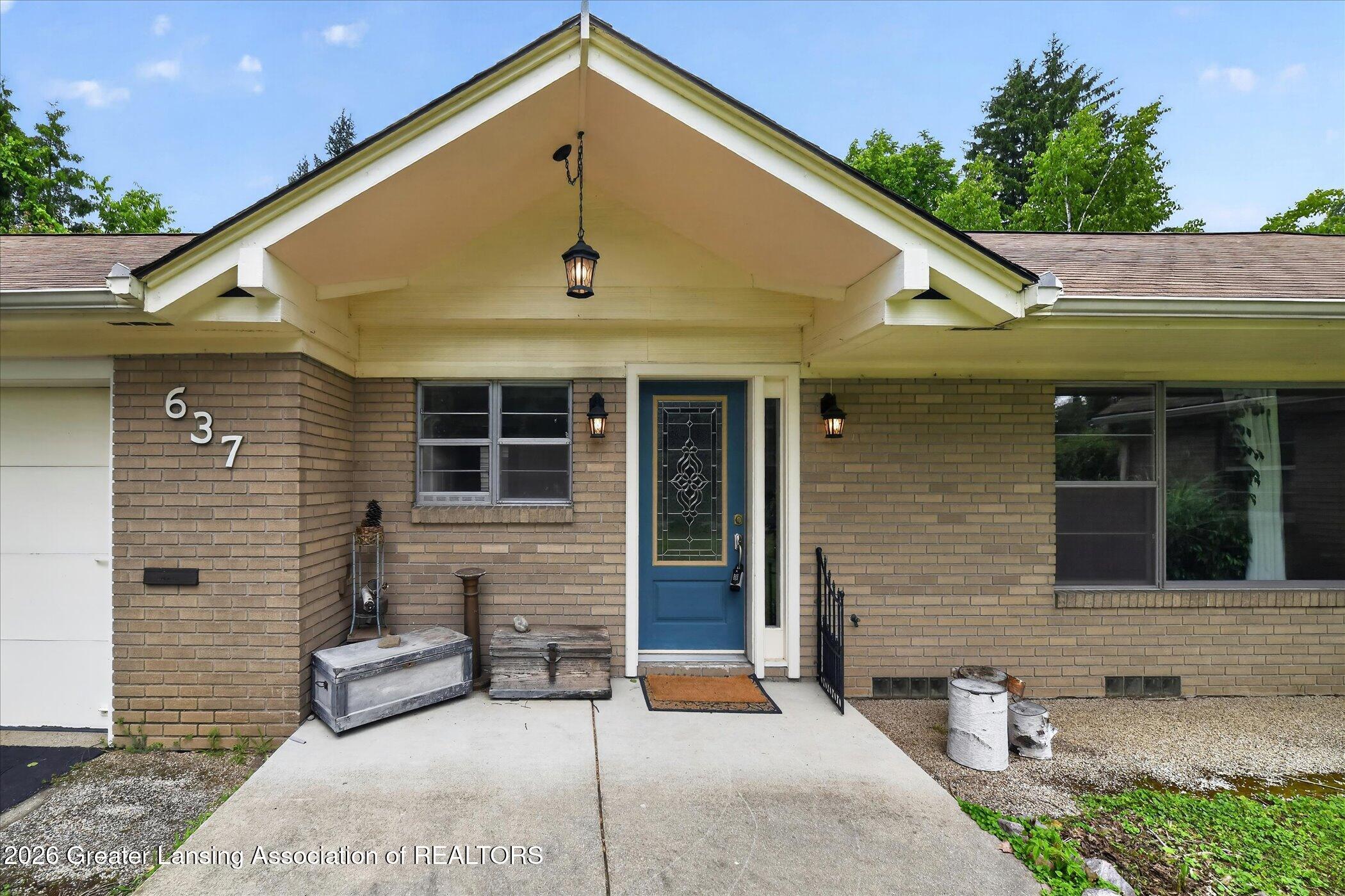 637 Whitehills Drive