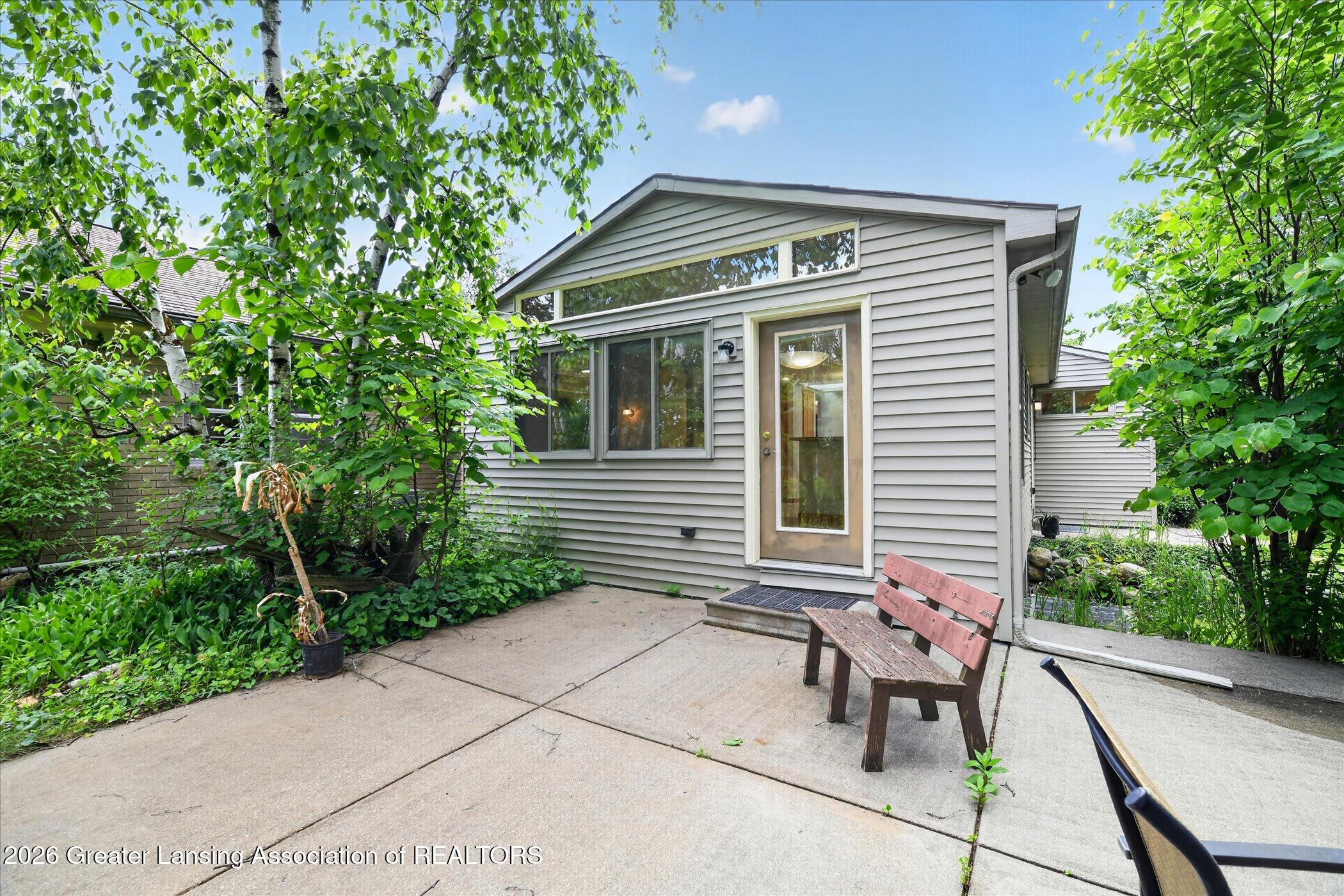 637 Whitehills Drive