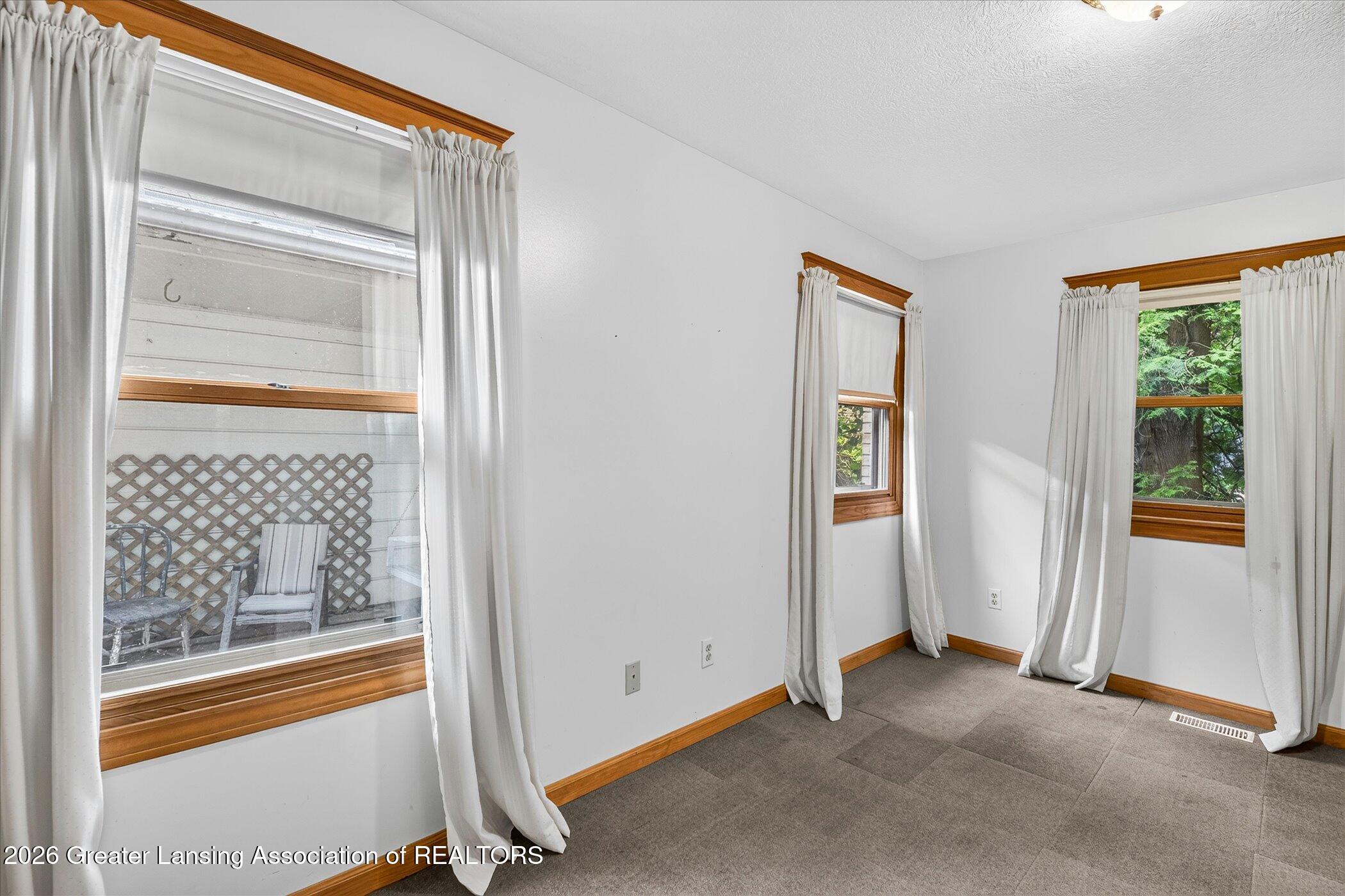 637 Whitehills Drive