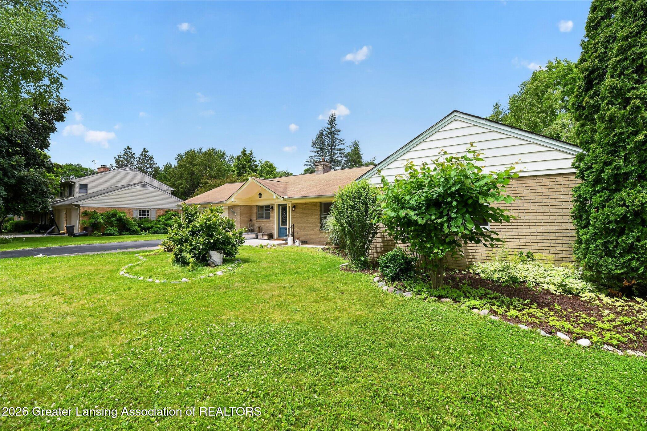 637 Whitehills Drive