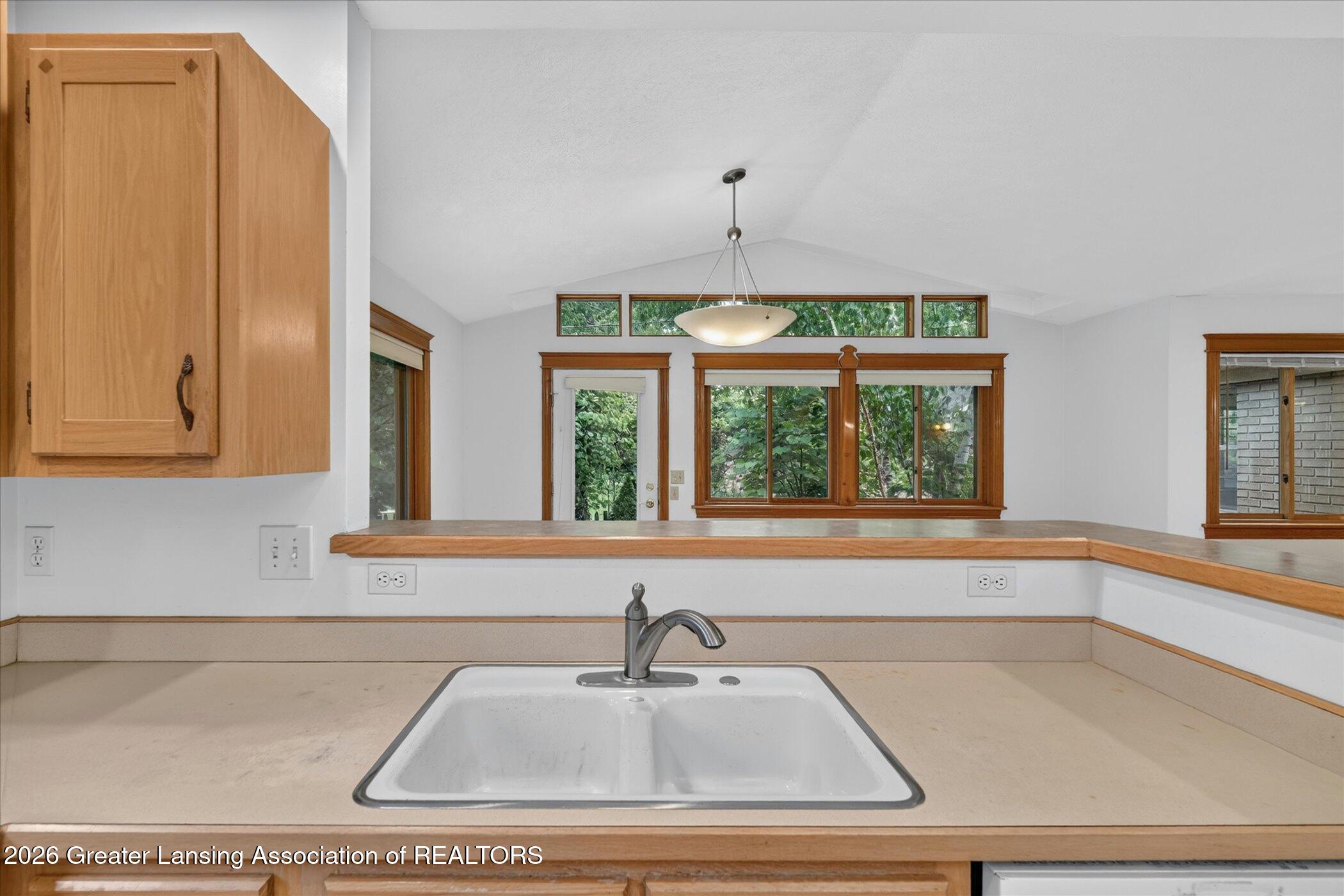 637 Whitehills Drive