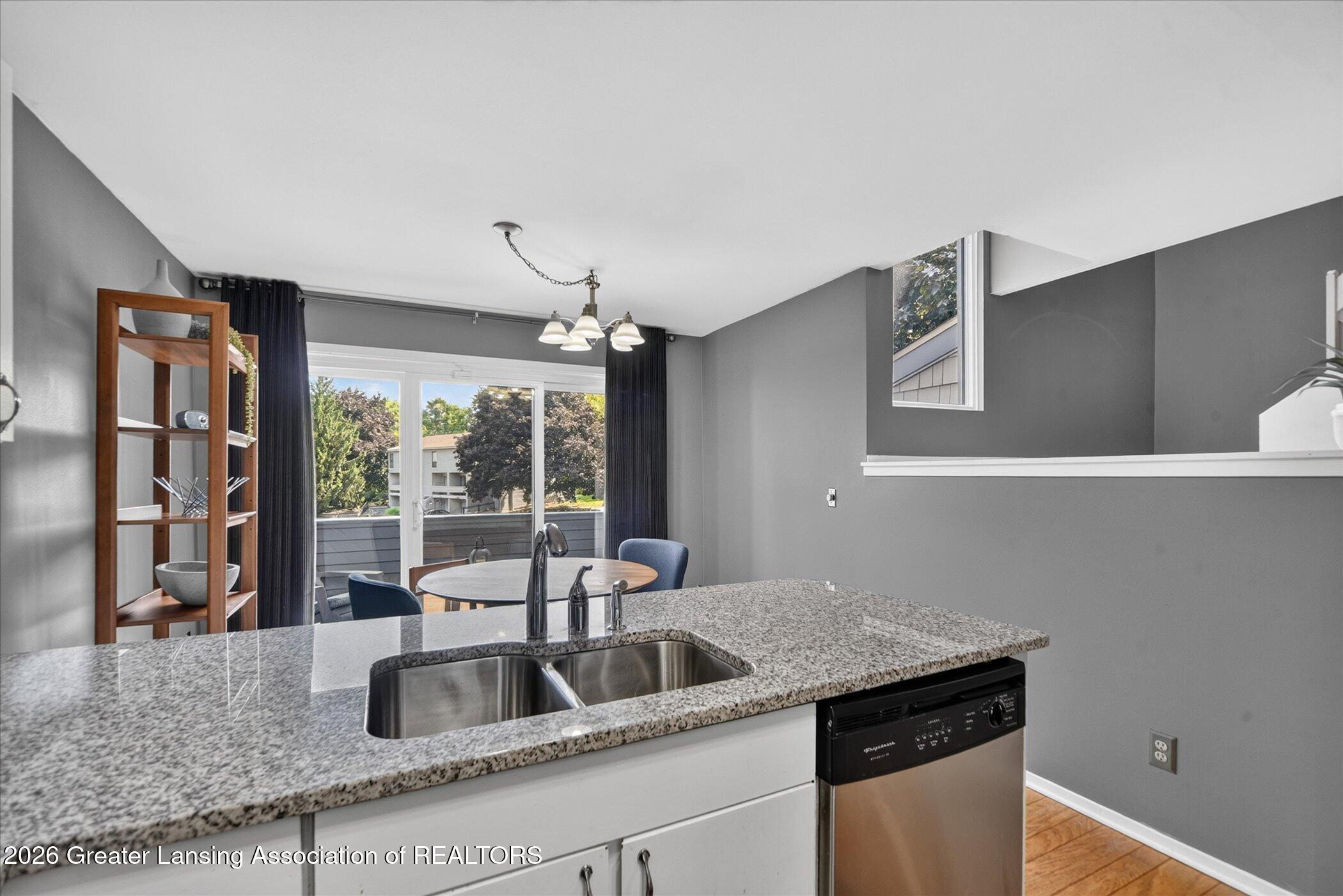 3659 E Meadows Court