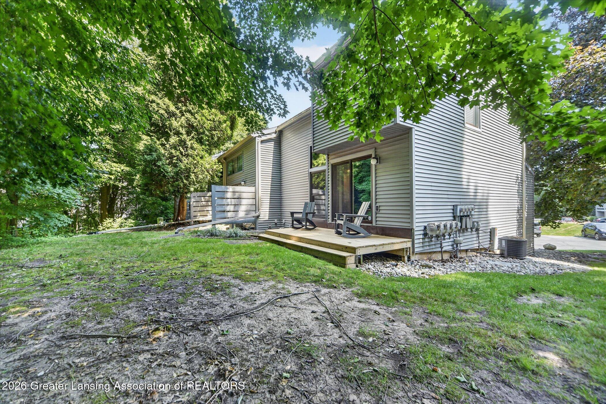 3659 E Meadows Court