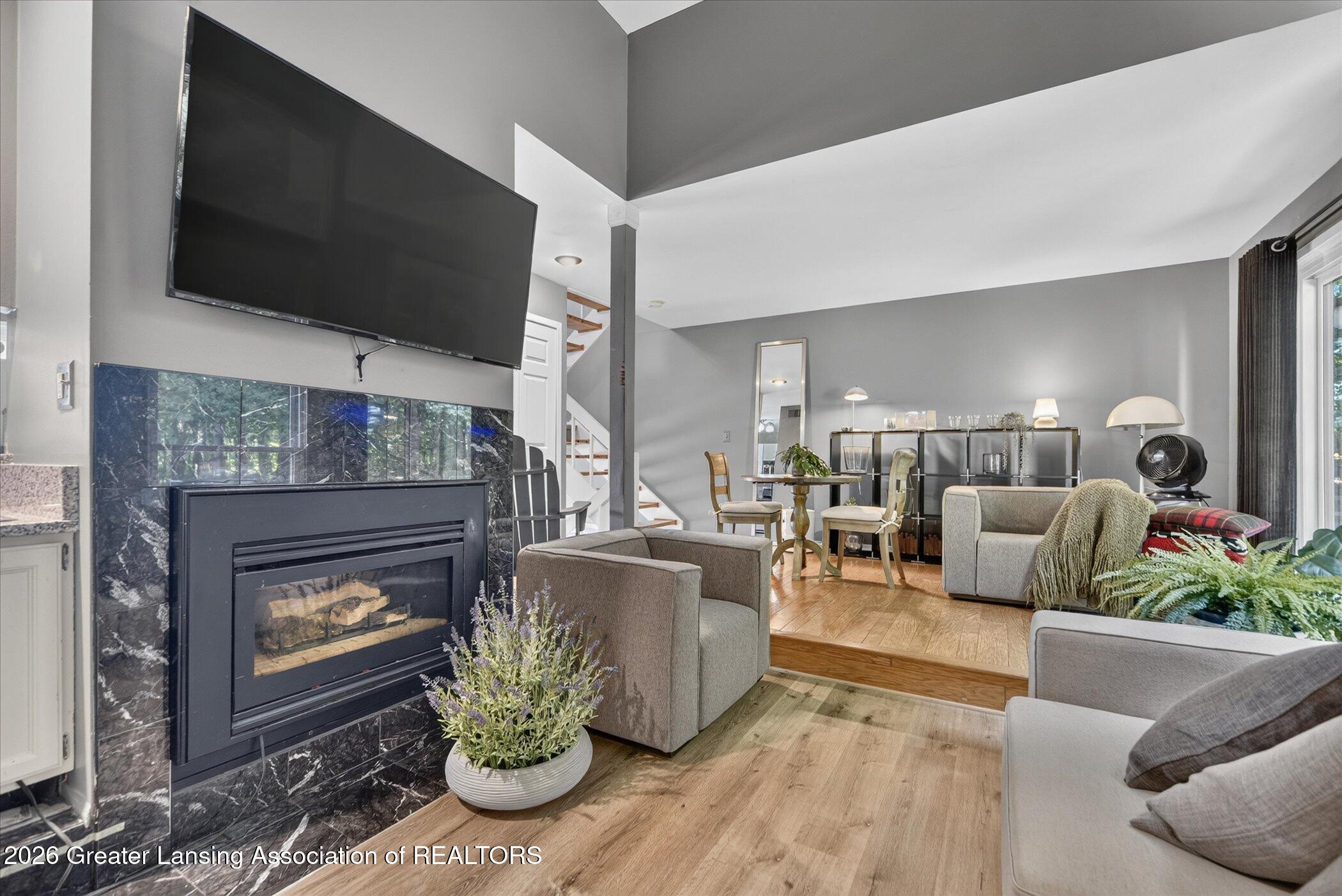 3659 E Meadows Court