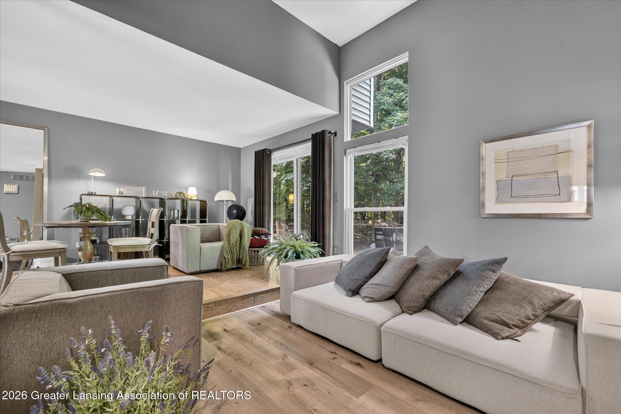 3659 E Meadows Court