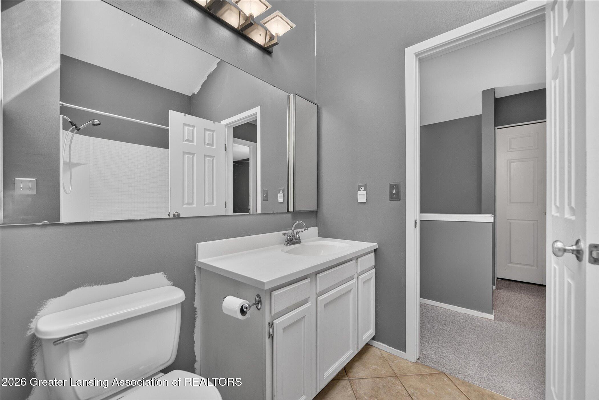 3659 E Meadows Court