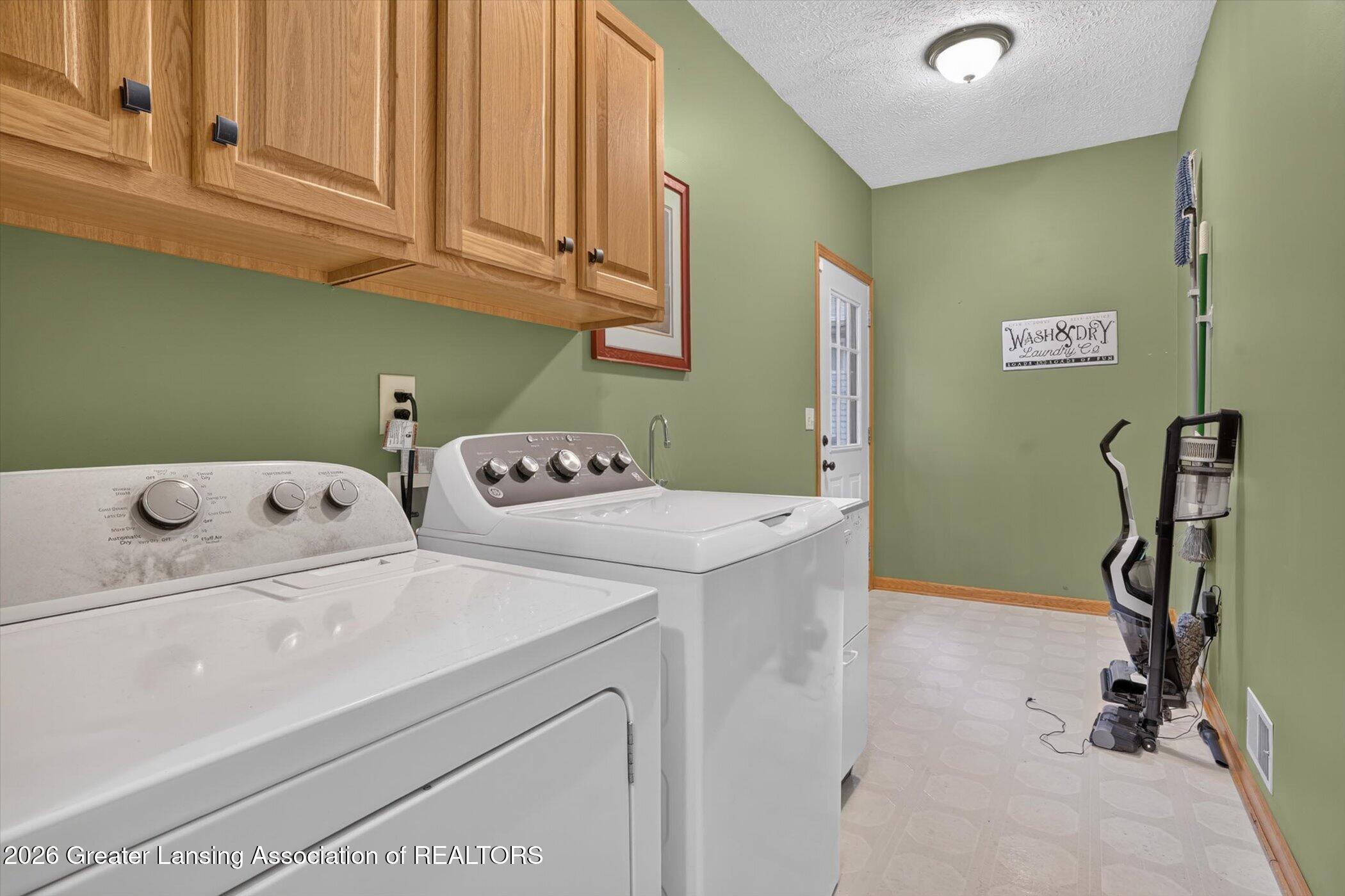 2586 Sanibel Hollow
