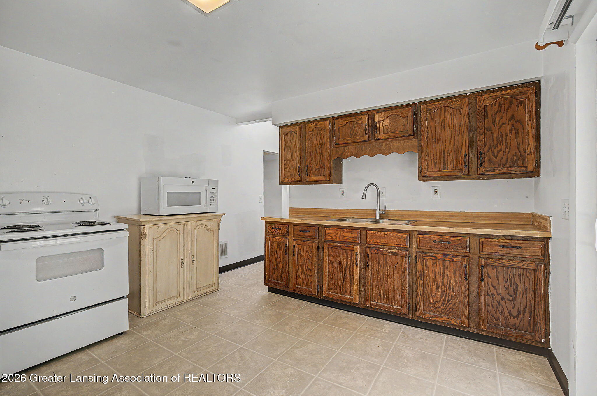 3072 E Lake Lansing Road