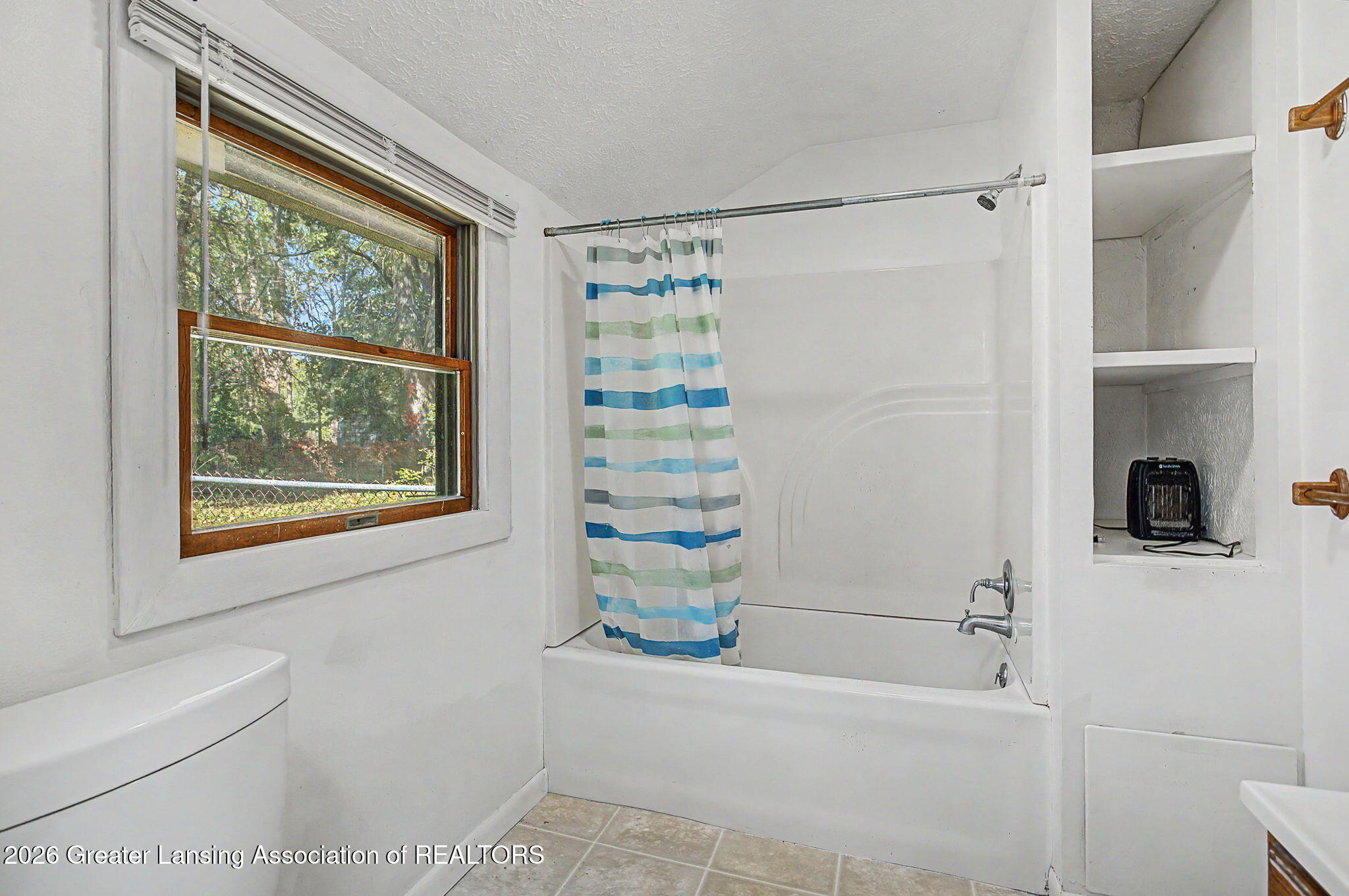 3072 E Lake Lansing Road