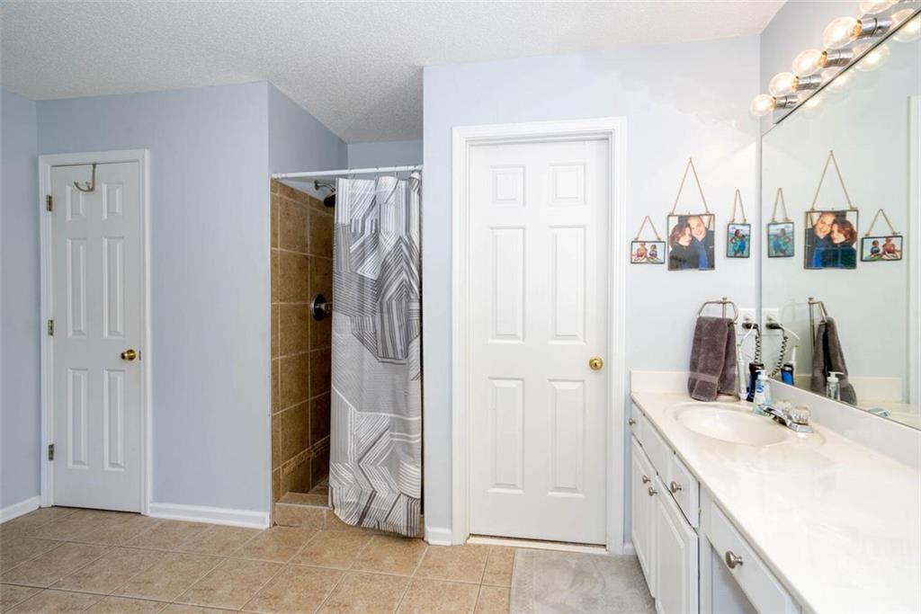 408 ISLANDORA Cove